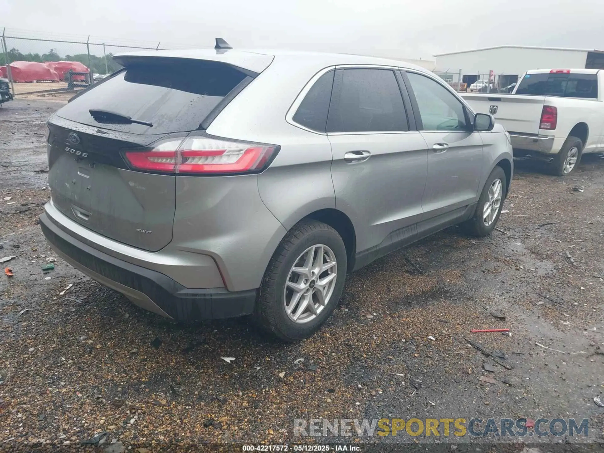 4 Photograph of a damaged car 2FMPK4J96RBB00222 FORD EDGE 2024