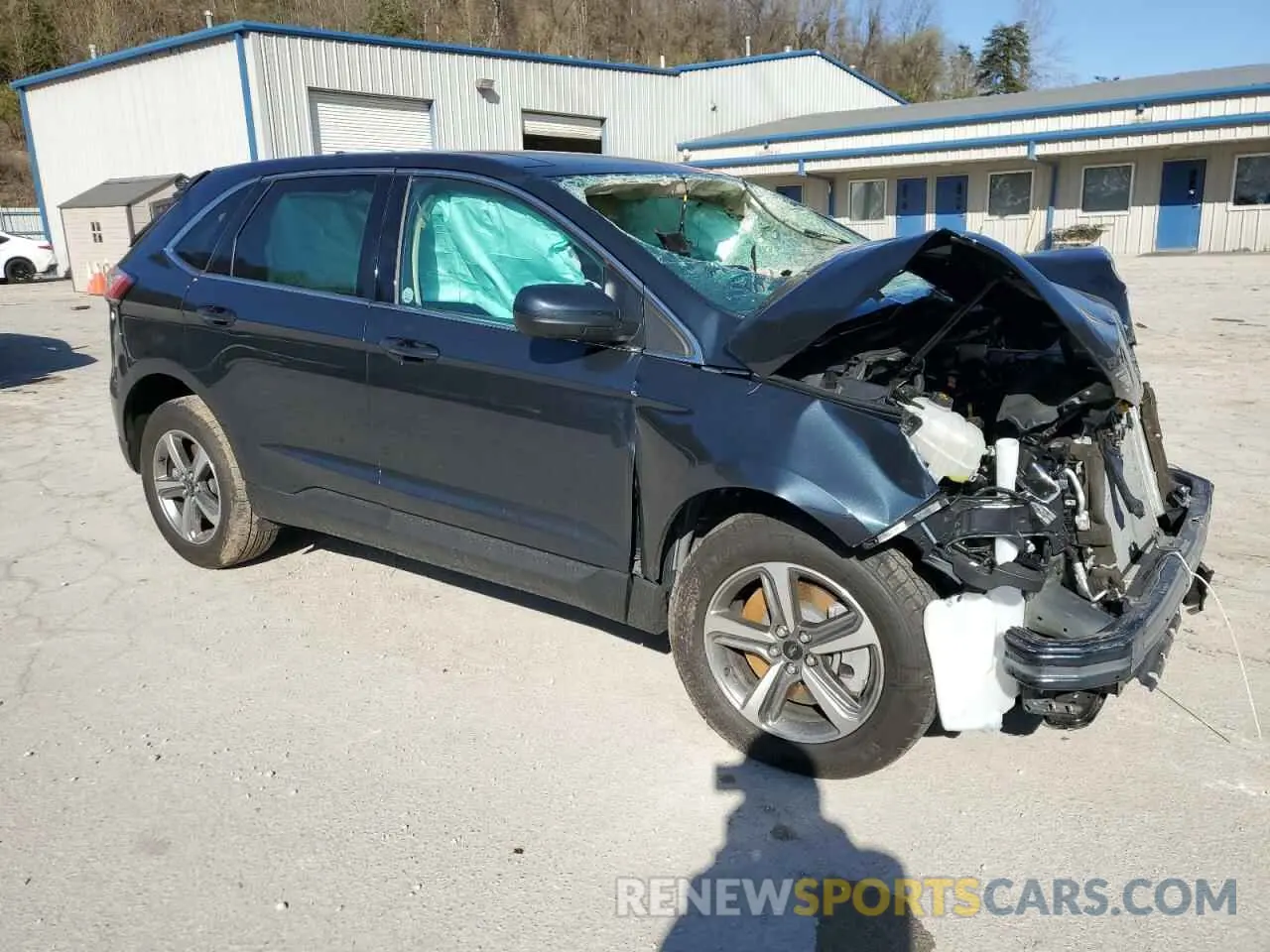 4 Photograph of a damaged car 2FMPK4J97RBA27846 FORD EDGE 2024