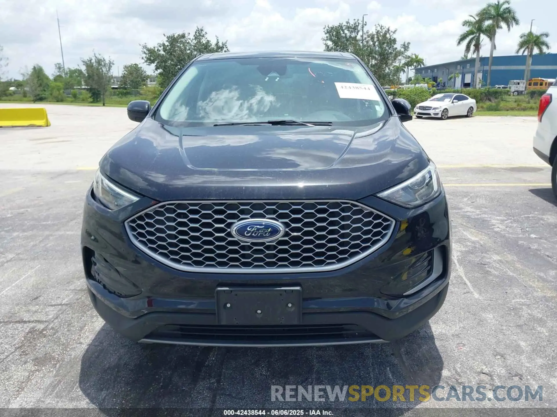 12 Photograph of a damaged car 2FMPK4J97RBA94298 FORD EDGE 2024