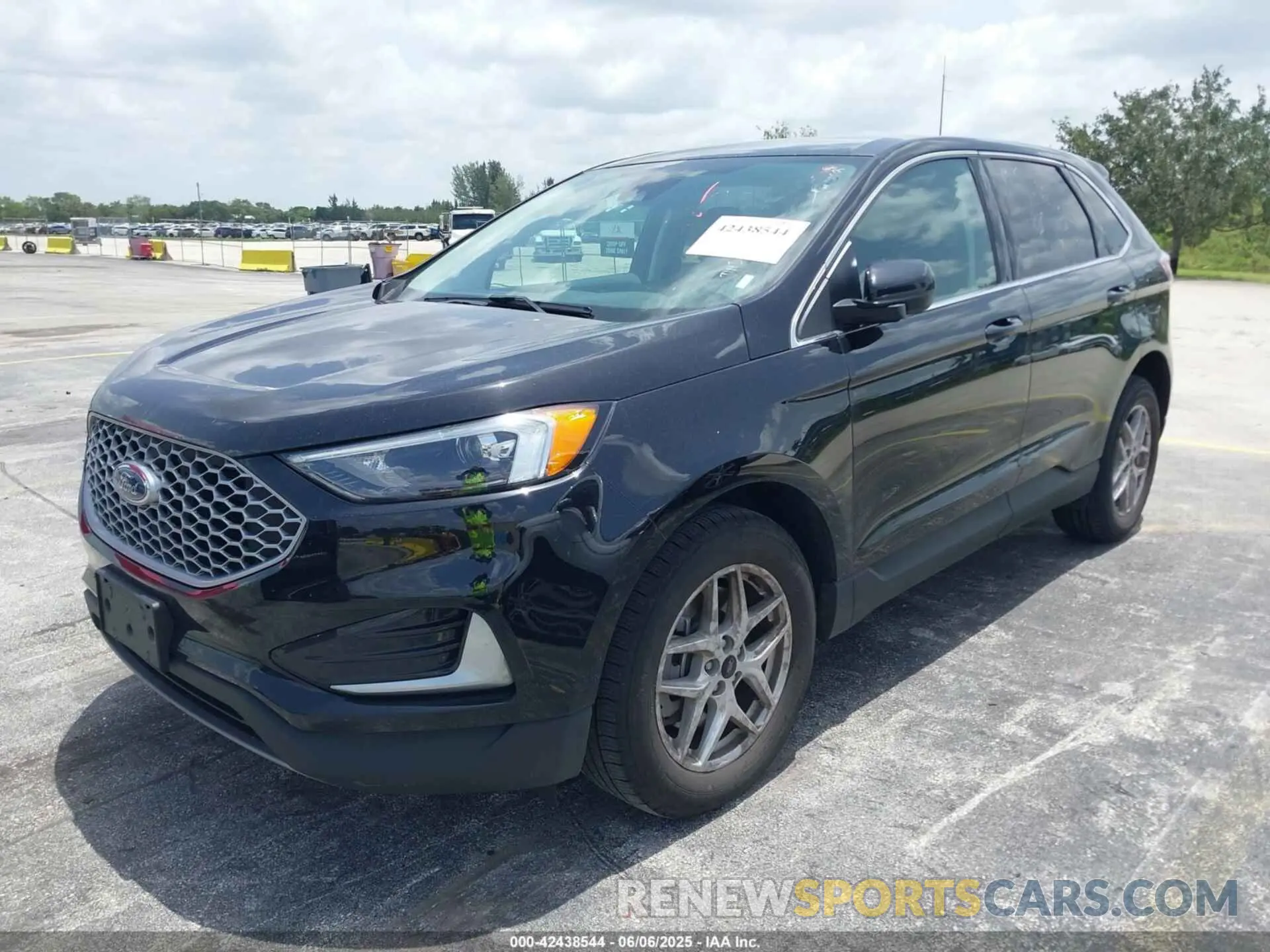 2 Photograph of a damaged car 2FMPK4J97RBA94298 FORD EDGE 2024