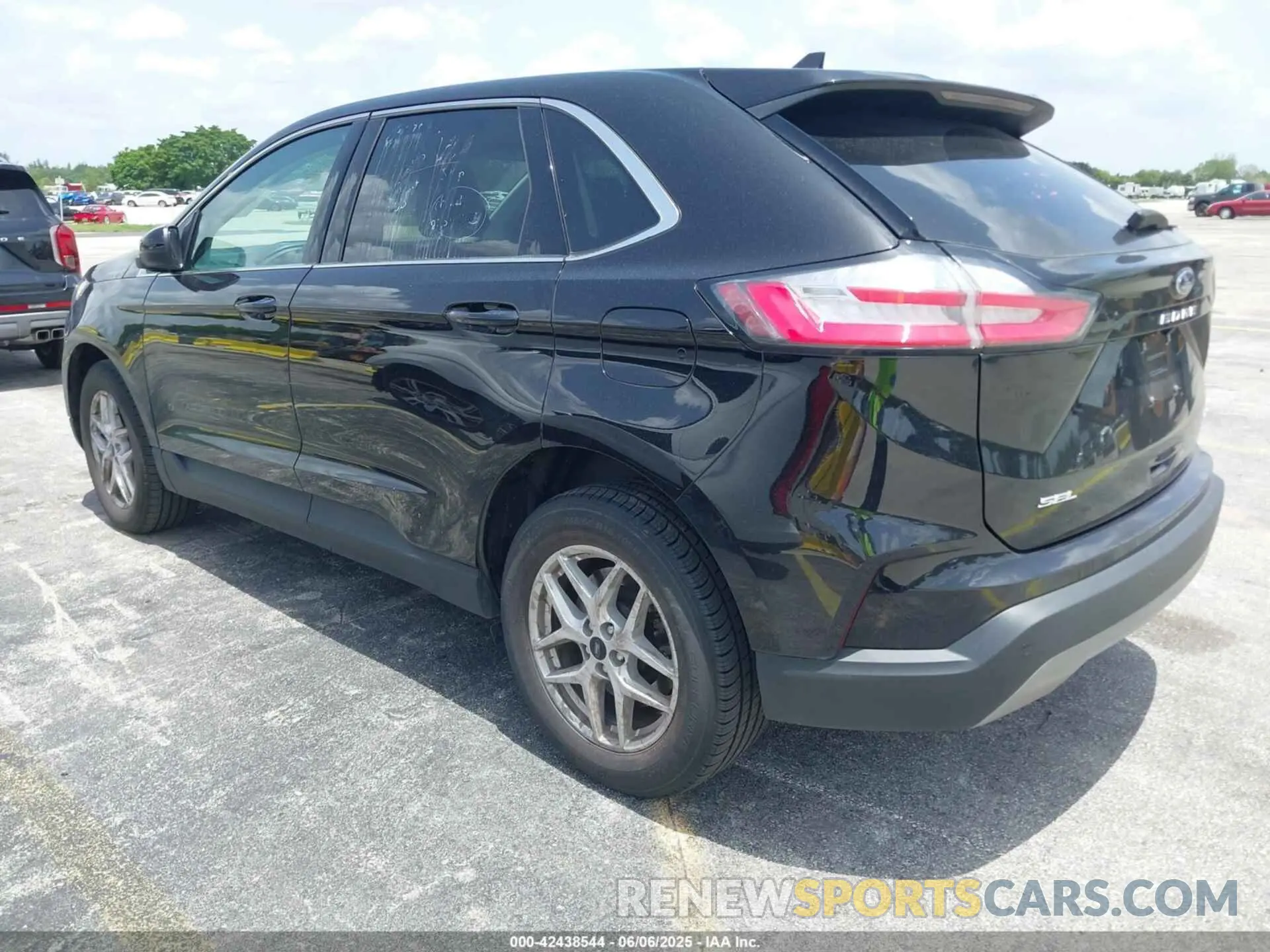 3 Photograph of a damaged car 2FMPK4J97RBA94298 FORD EDGE 2024
