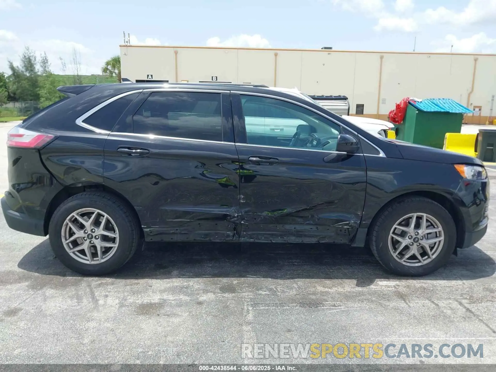 6 Photograph of a damaged car 2FMPK4J97RBA94298 FORD EDGE 2024