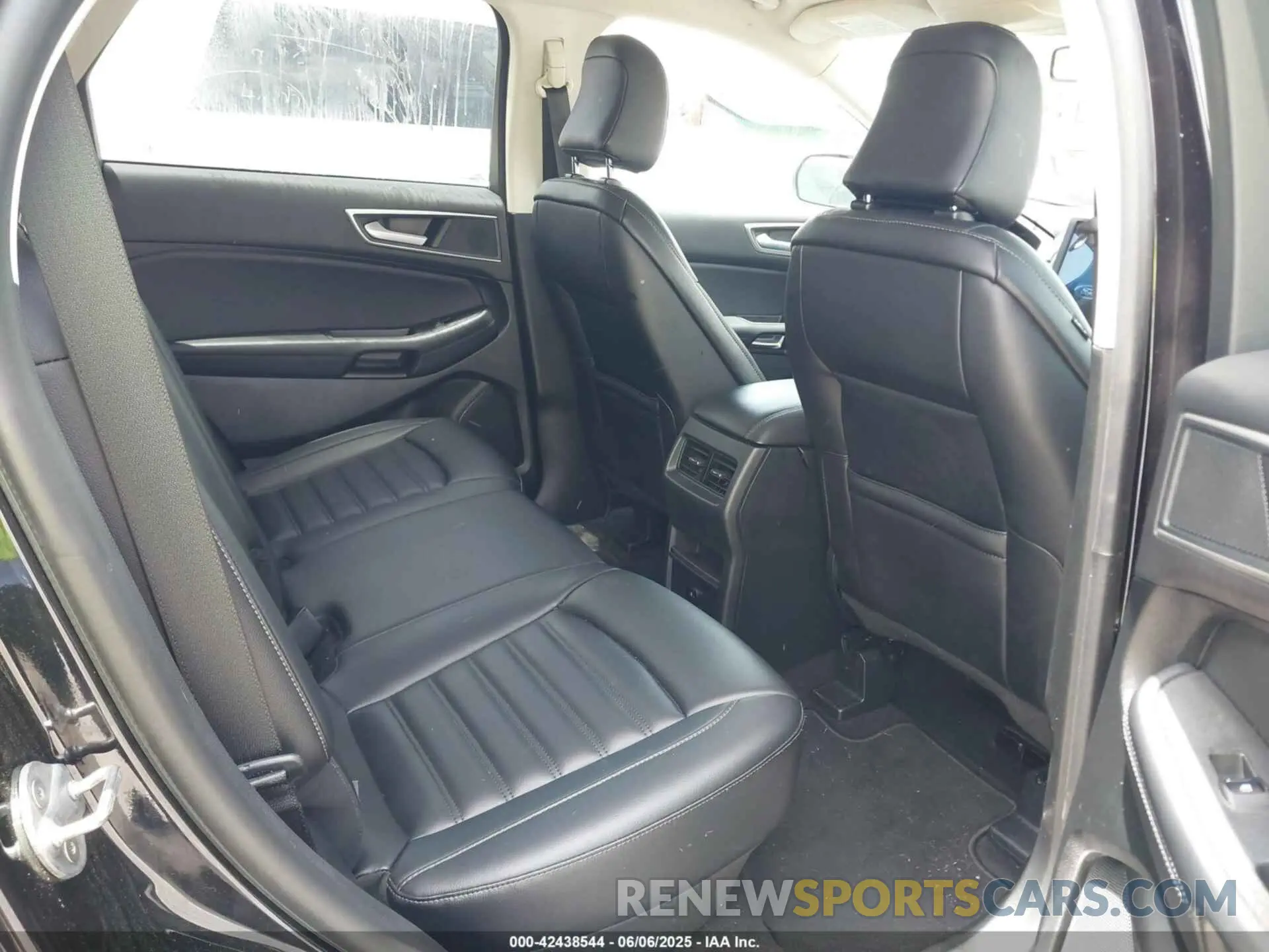 8 Photograph of a damaged car 2FMPK4J97RBA94298 FORD EDGE 2024