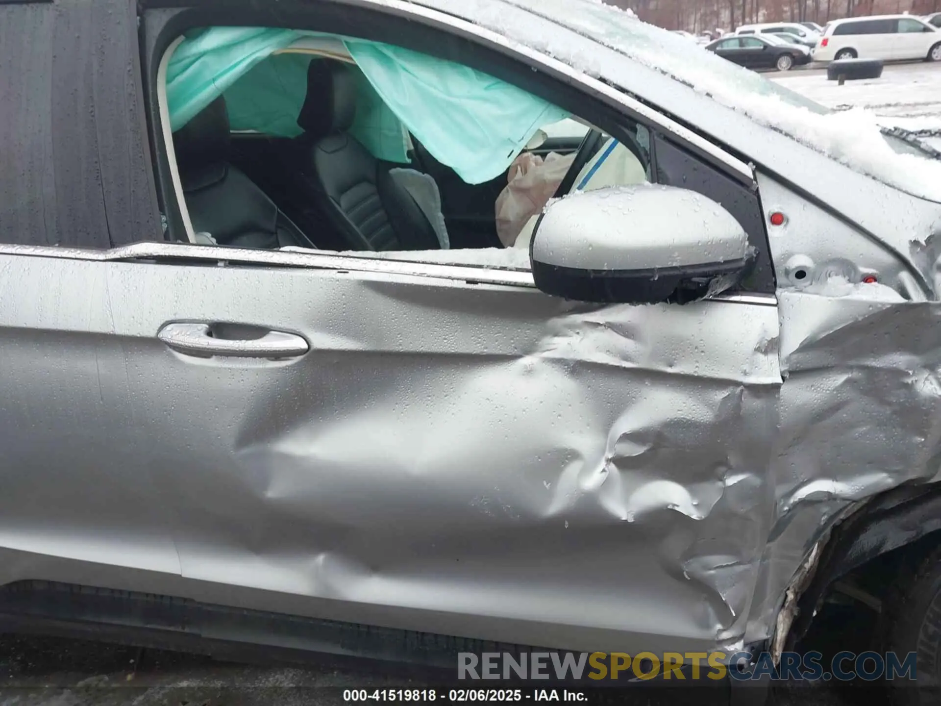 17 Photograph of a damaged car 2FMPK4J98RBB28362 FORD EDGE 2024