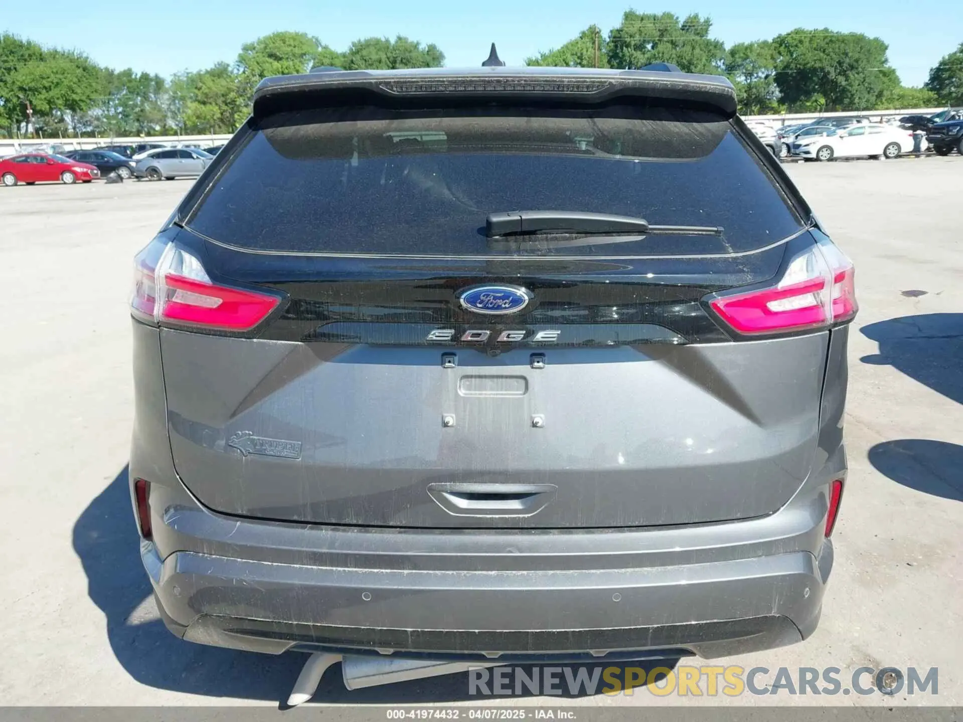 17 Photograph of a damaged car 2FMPK4J99RBA17514 FORD EDGE 2024