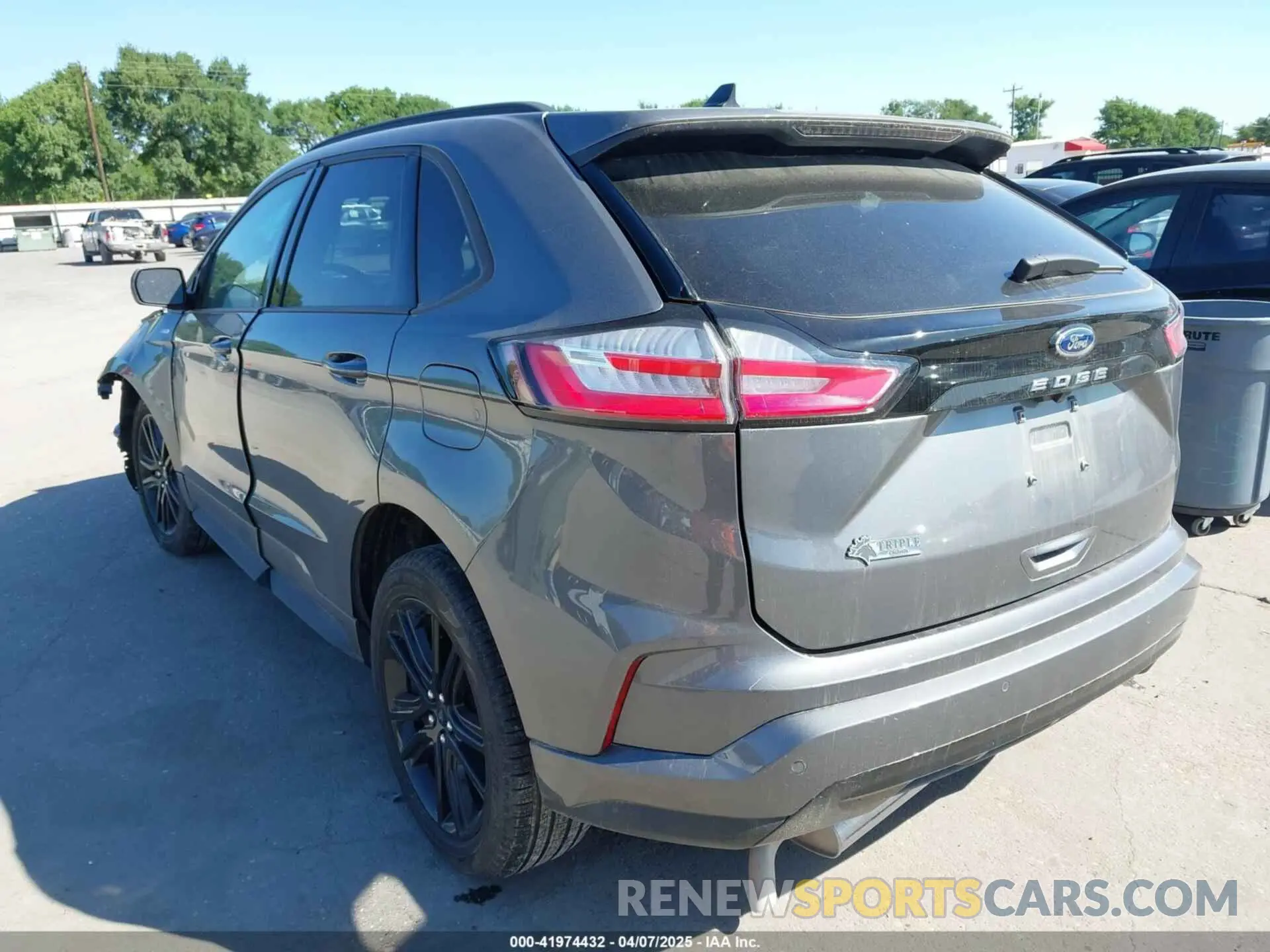3 Photograph of a damaged car 2FMPK4J99RBA17514 FORD EDGE 2024
