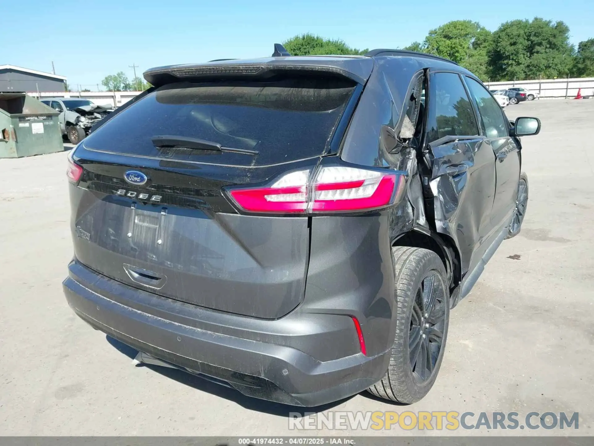 4 Photograph of a damaged car 2FMPK4J99RBA17514 FORD EDGE 2024