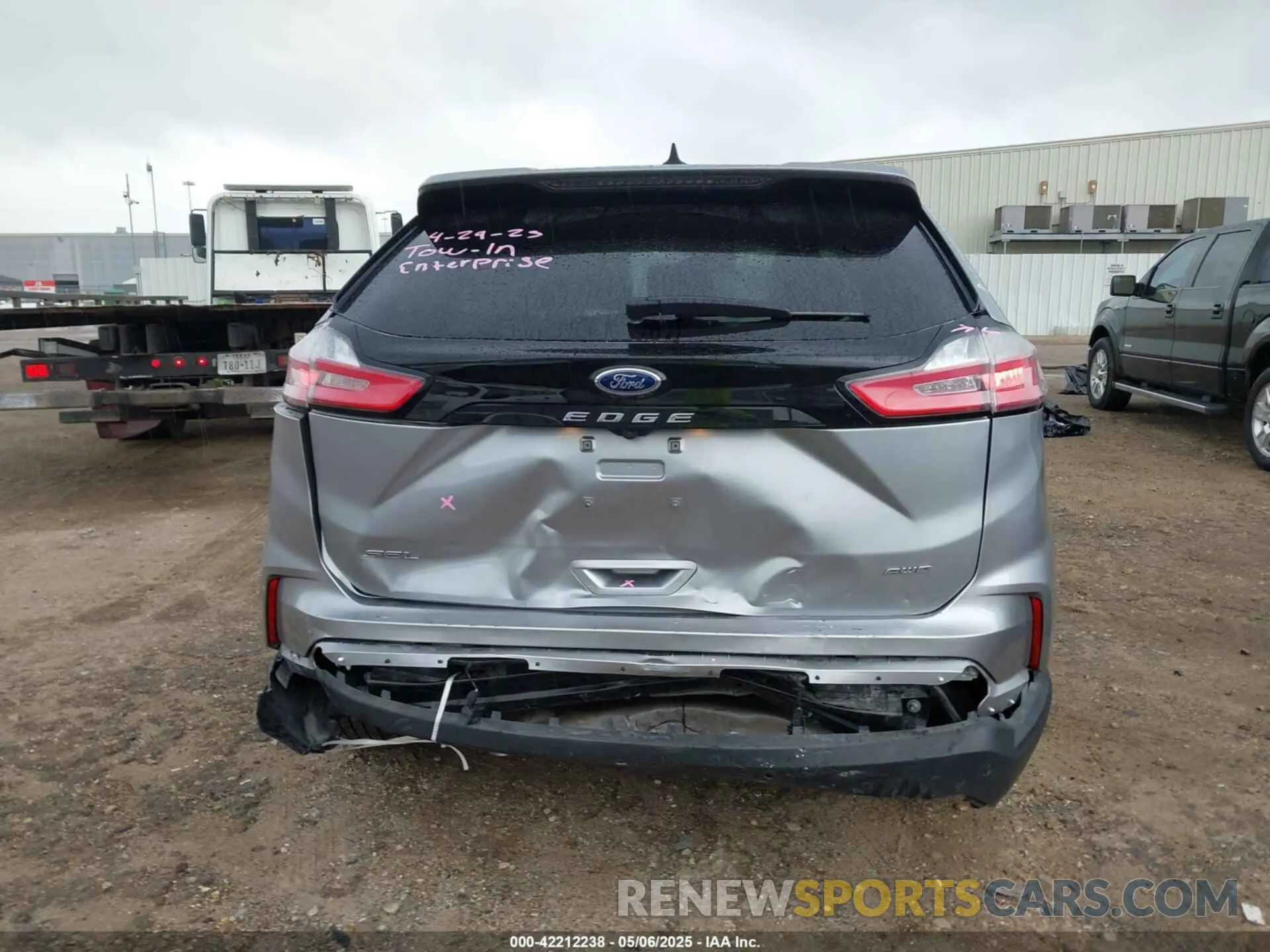 17 Photograph of a damaged car 2FMPK4J99RBA49668 FORD EDGE 2024