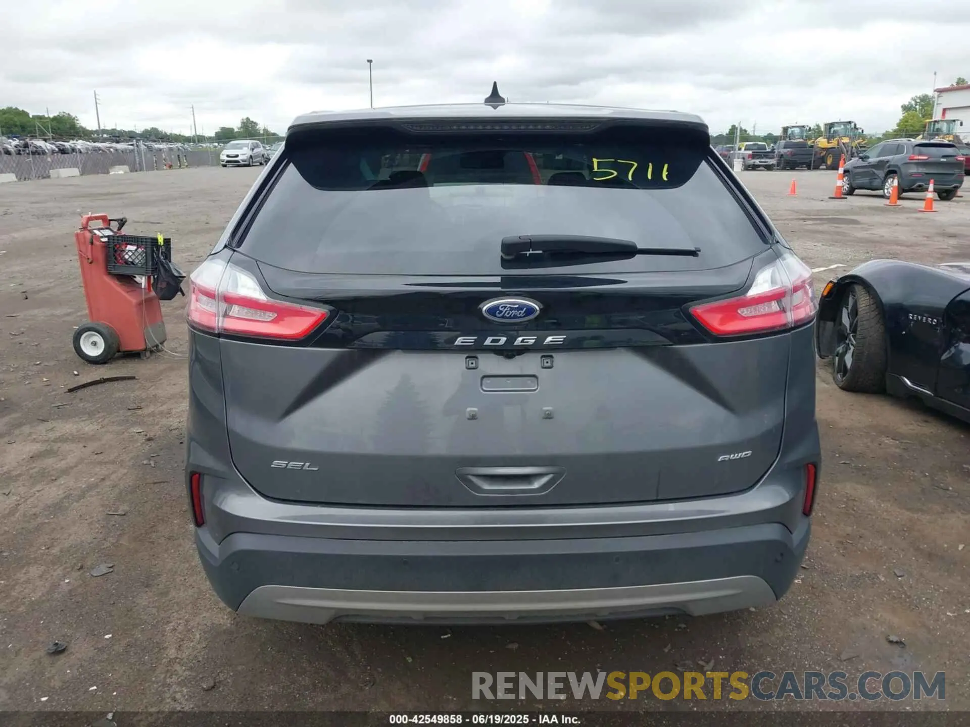 16 Photograph of a damaged car 2FMPK4J99RBA65711 FORD EDGE 2024