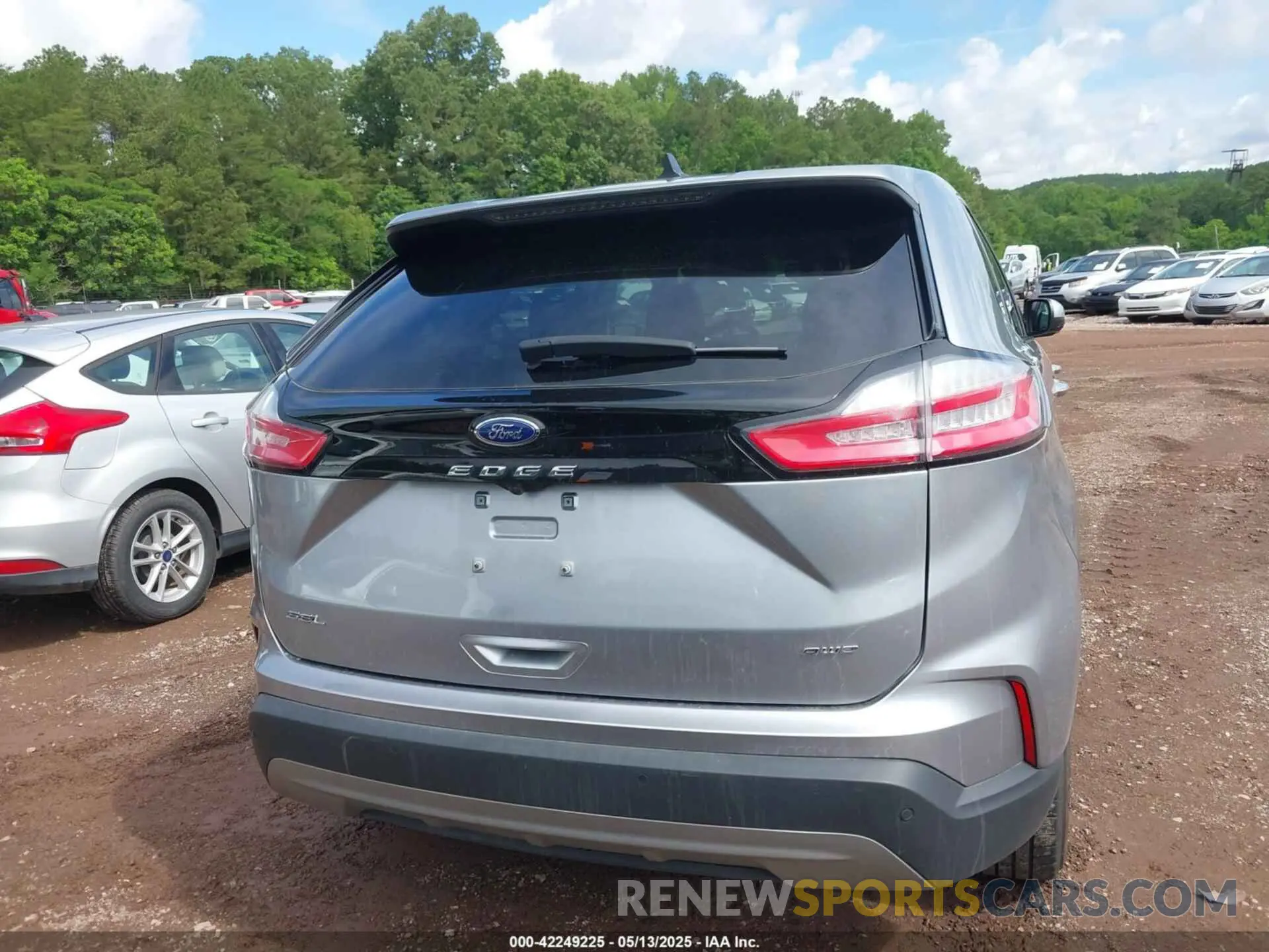 16 Photograph of a damaged car 2FMPK4J99RBA95369 FORD EDGE 2024