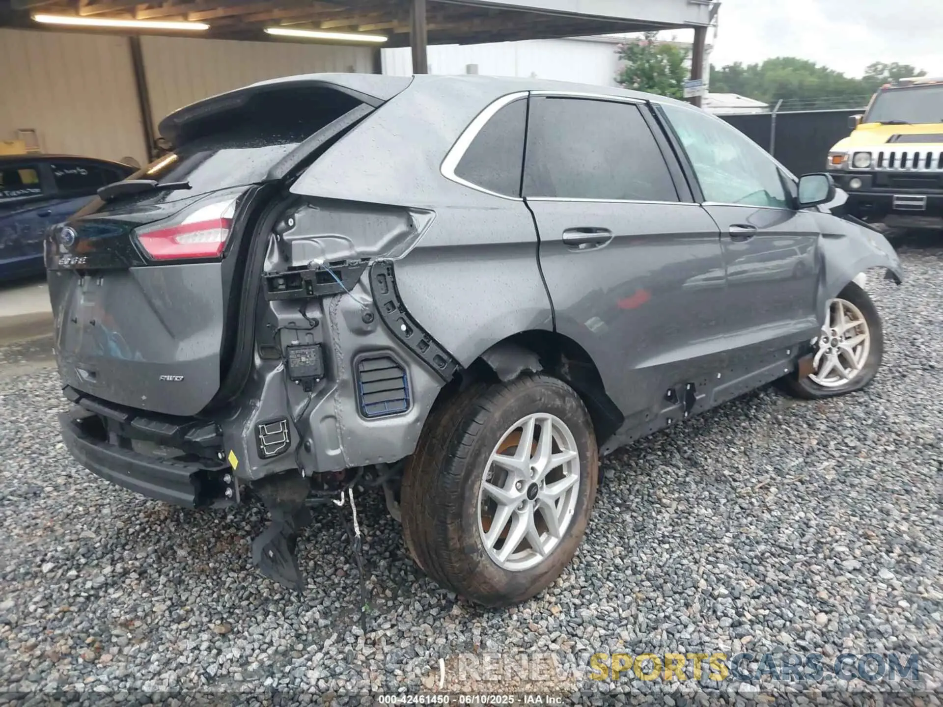 4 Photograph of a damaged car 2FMPK4J99RBA95453 FORD EDGE 2024