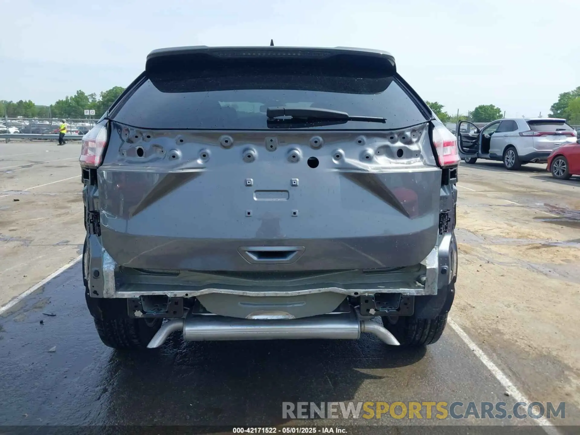 17 Photograph of a damaged car 2FMPK4J99RBB15264 FORD EDGE 2024