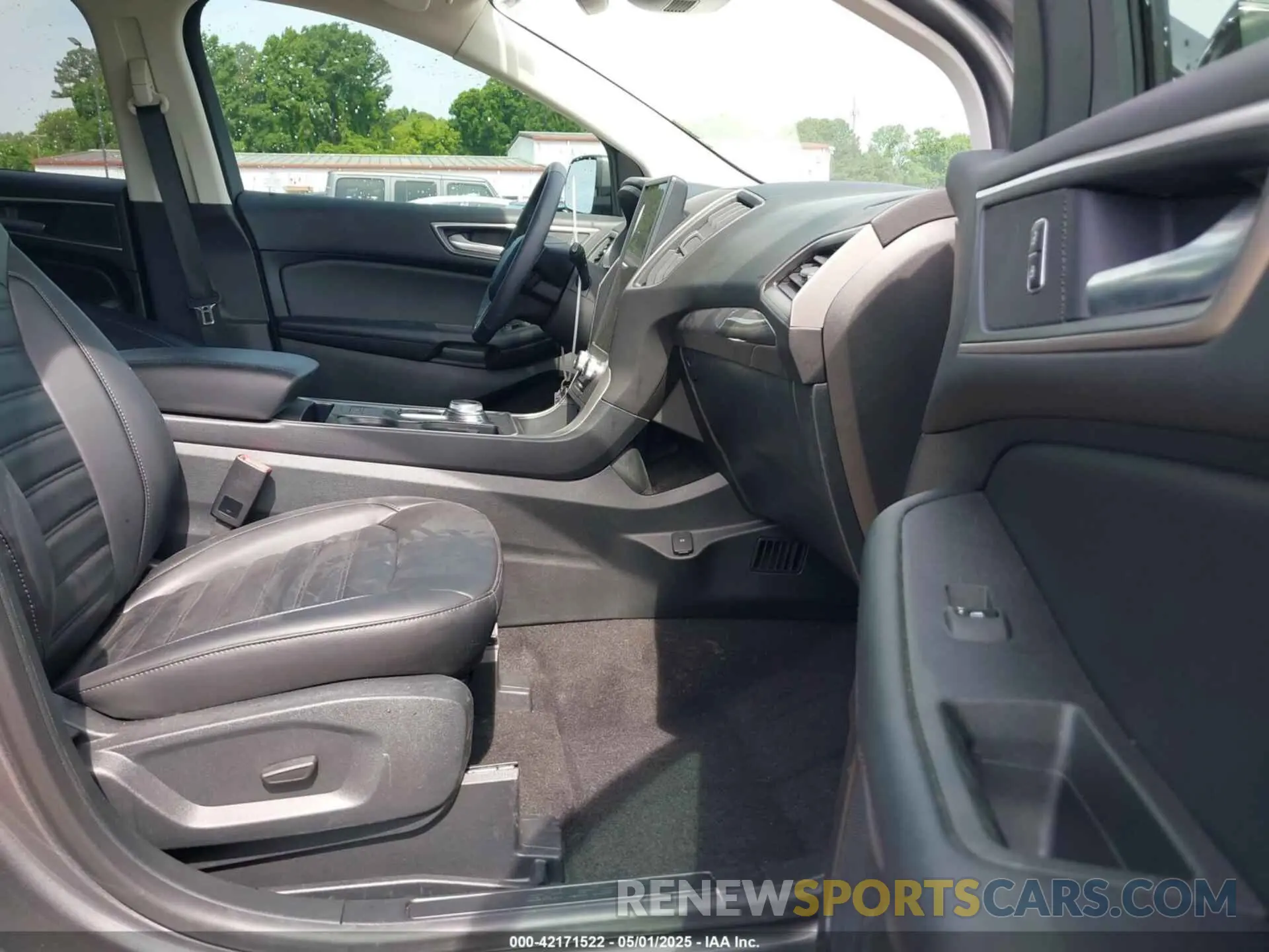 5 Photograph of a damaged car 2FMPK4J99RBB15264 FORD EDGE 2024