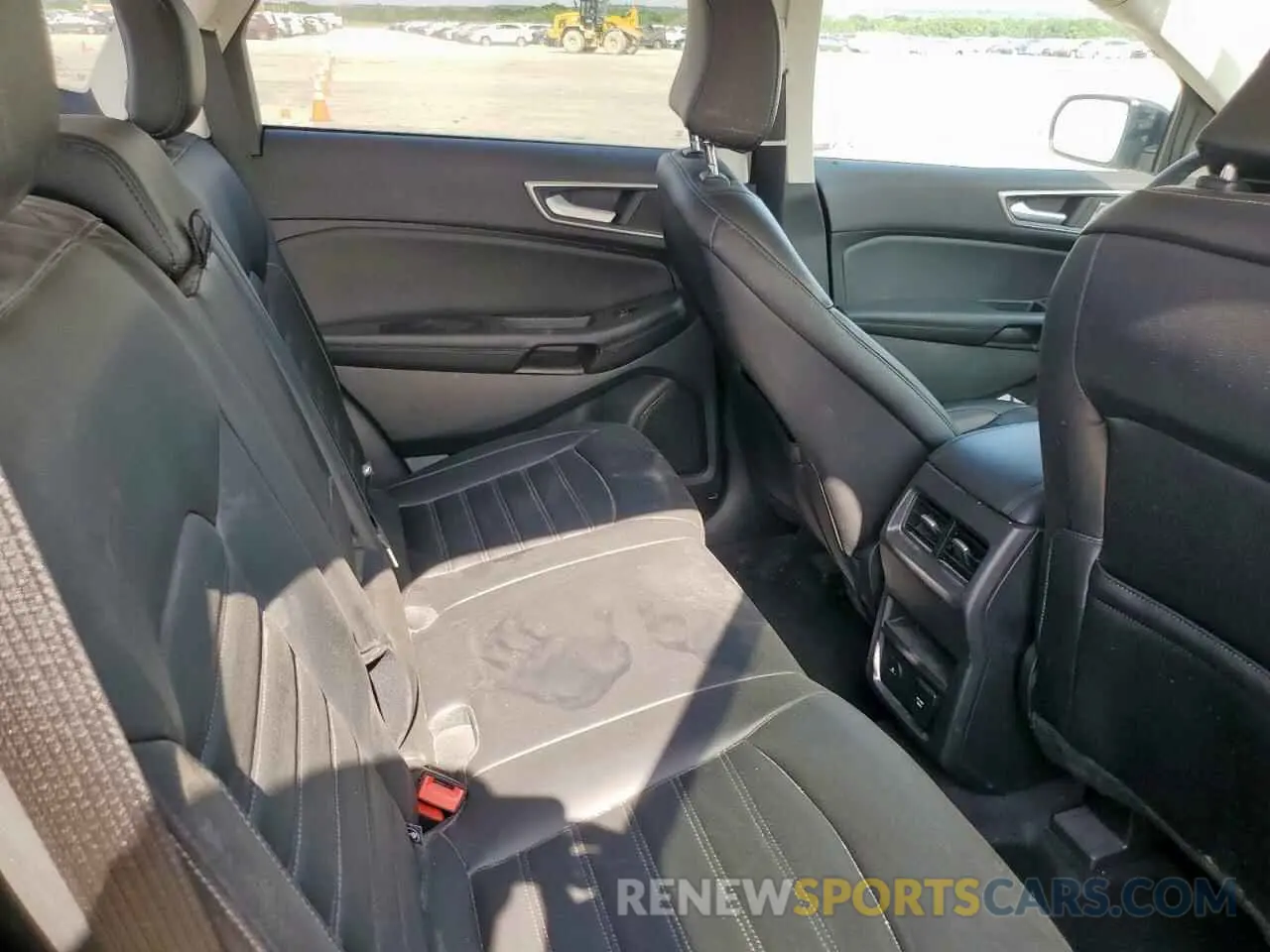 11 Photograph of a damaged car 2FMPK4J9XRBA27341 FORD EDGE 2024