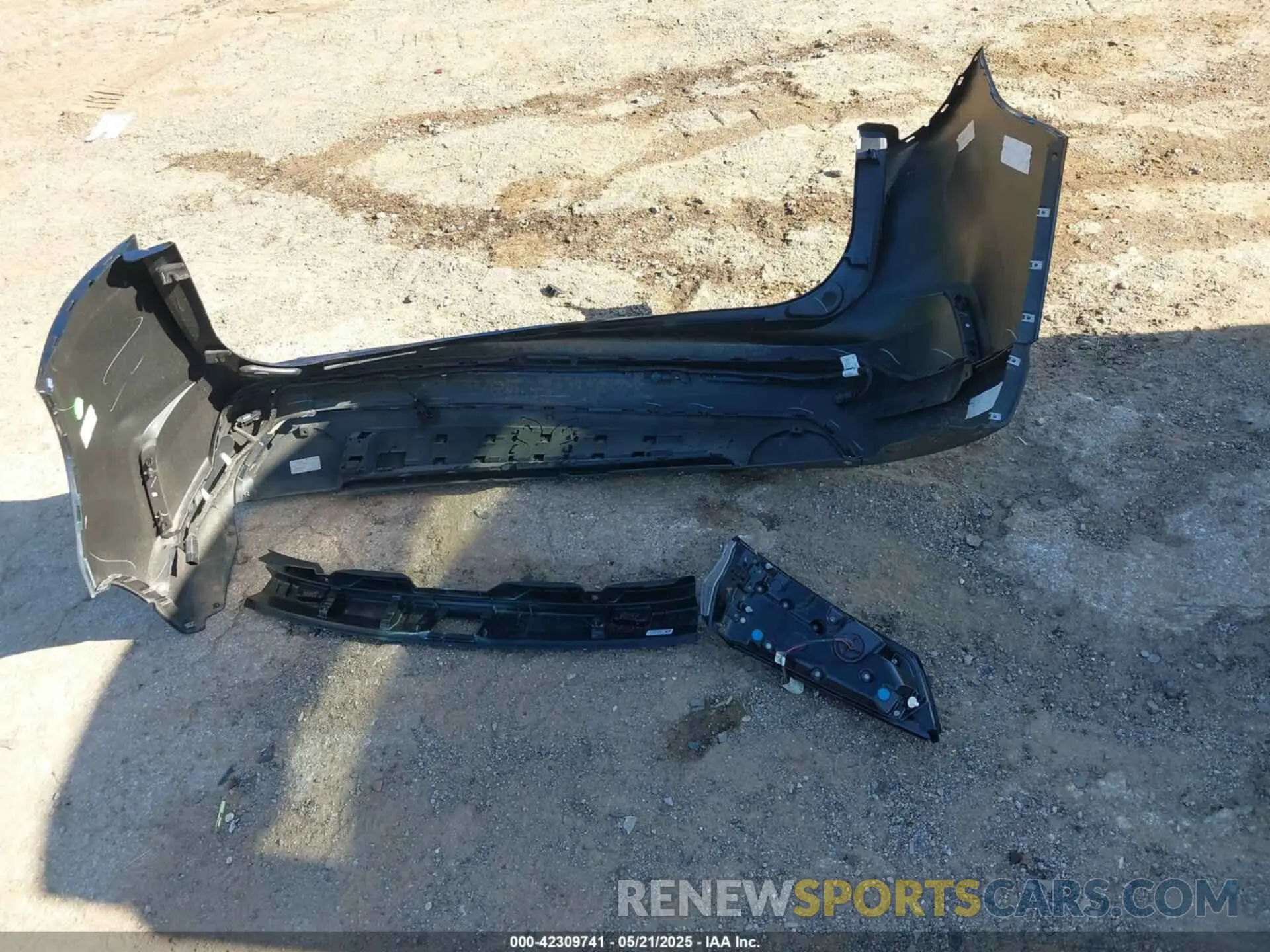12 Photograph of a damaged car 2FMPK4J9XRBA33009 FORD EDGE 2024