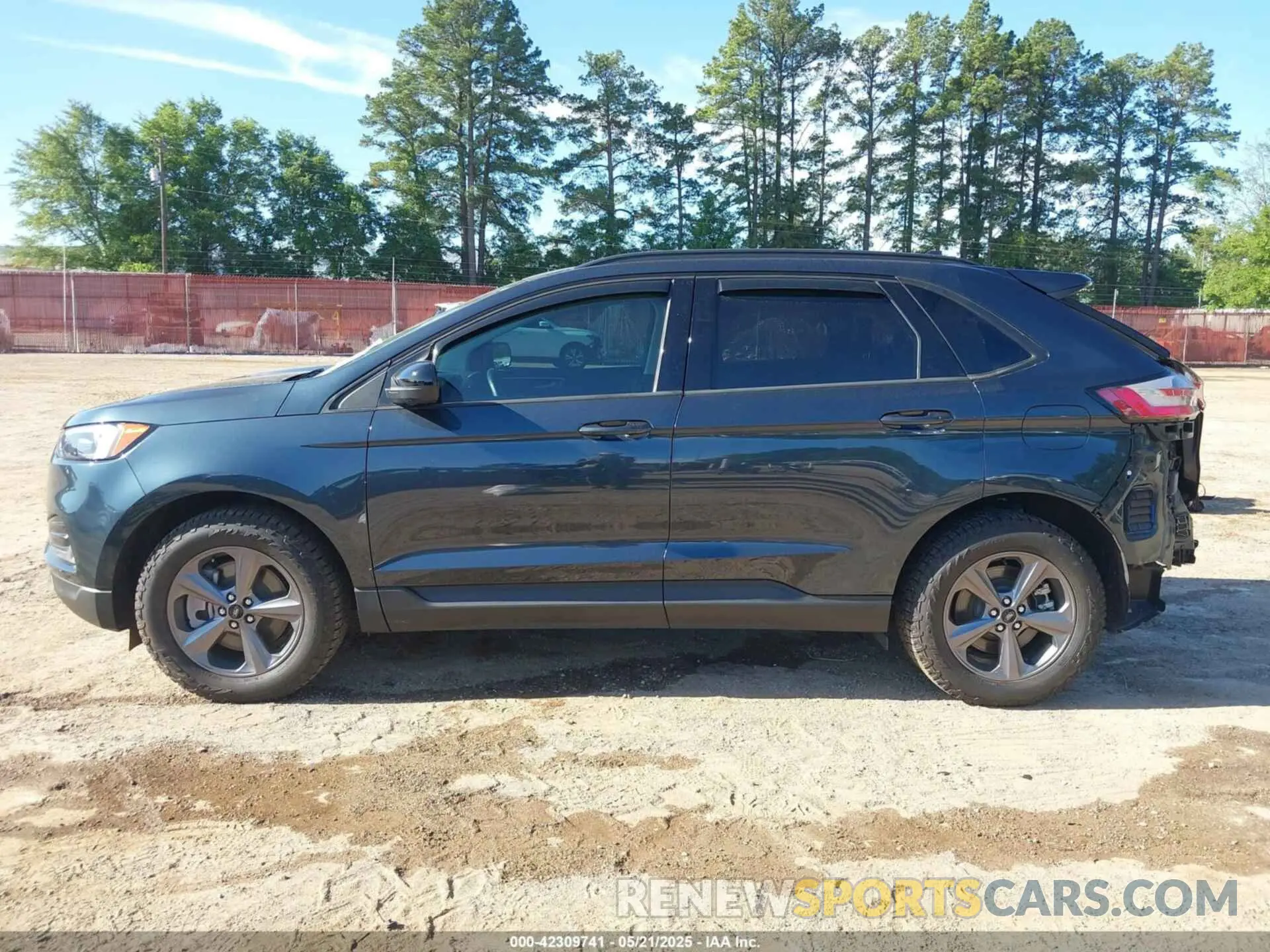 15 Photograph of a damaged car 2FMPK4J9XRBA33009 FORD EDGE 2024
