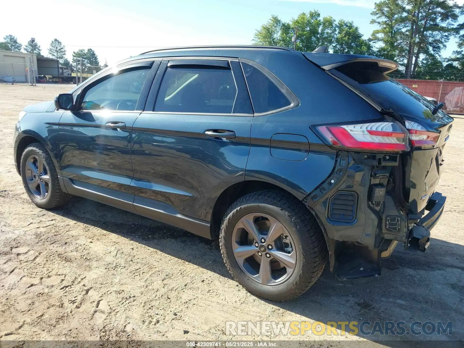 3 Photograph of a damaged car 2FMPK4J9XRBA33009 FORD EDGE 2024