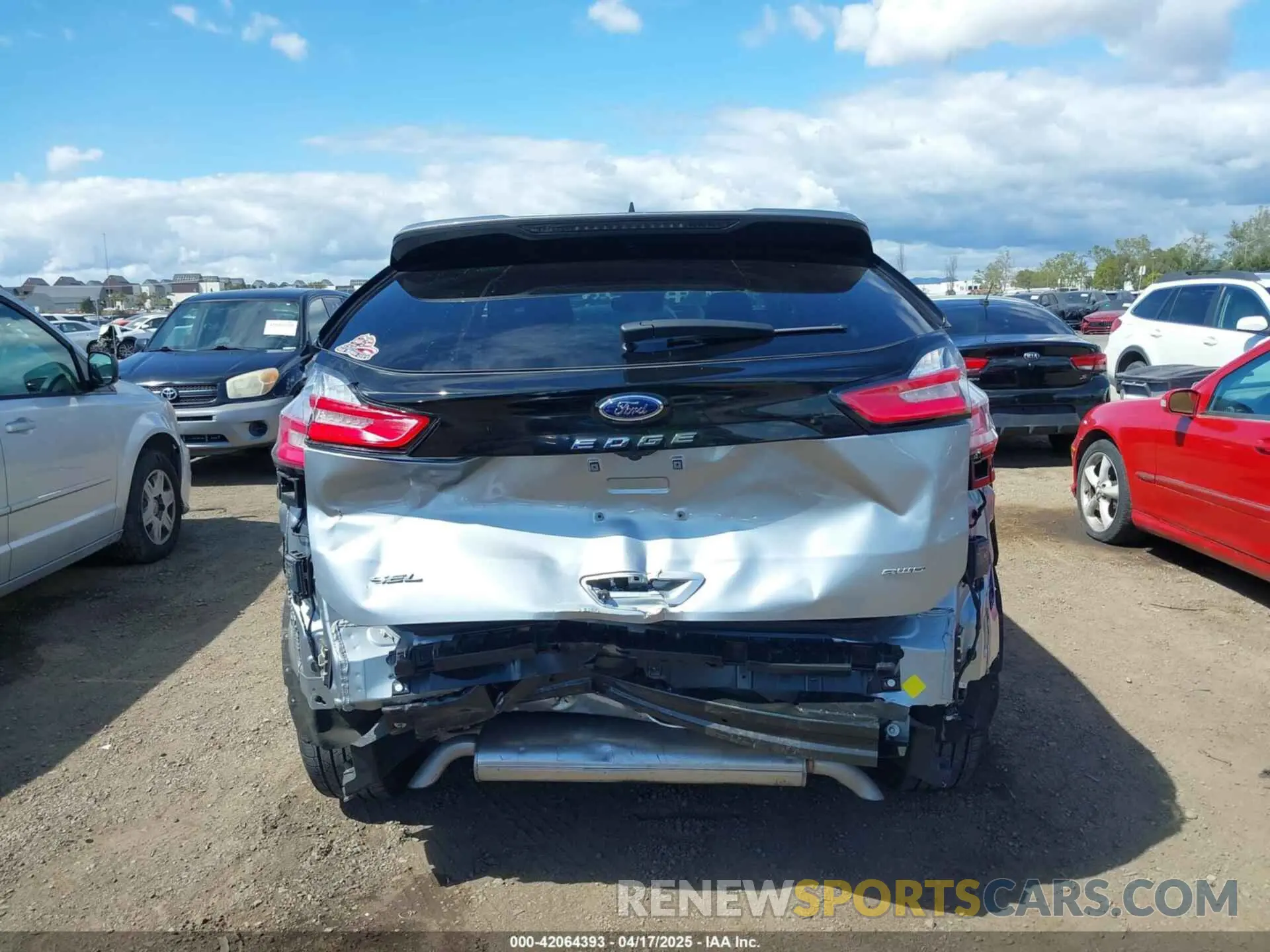 17 Photograph of a damaged car 2FMPK4J9XRBA43703 FORD EDGE 2024