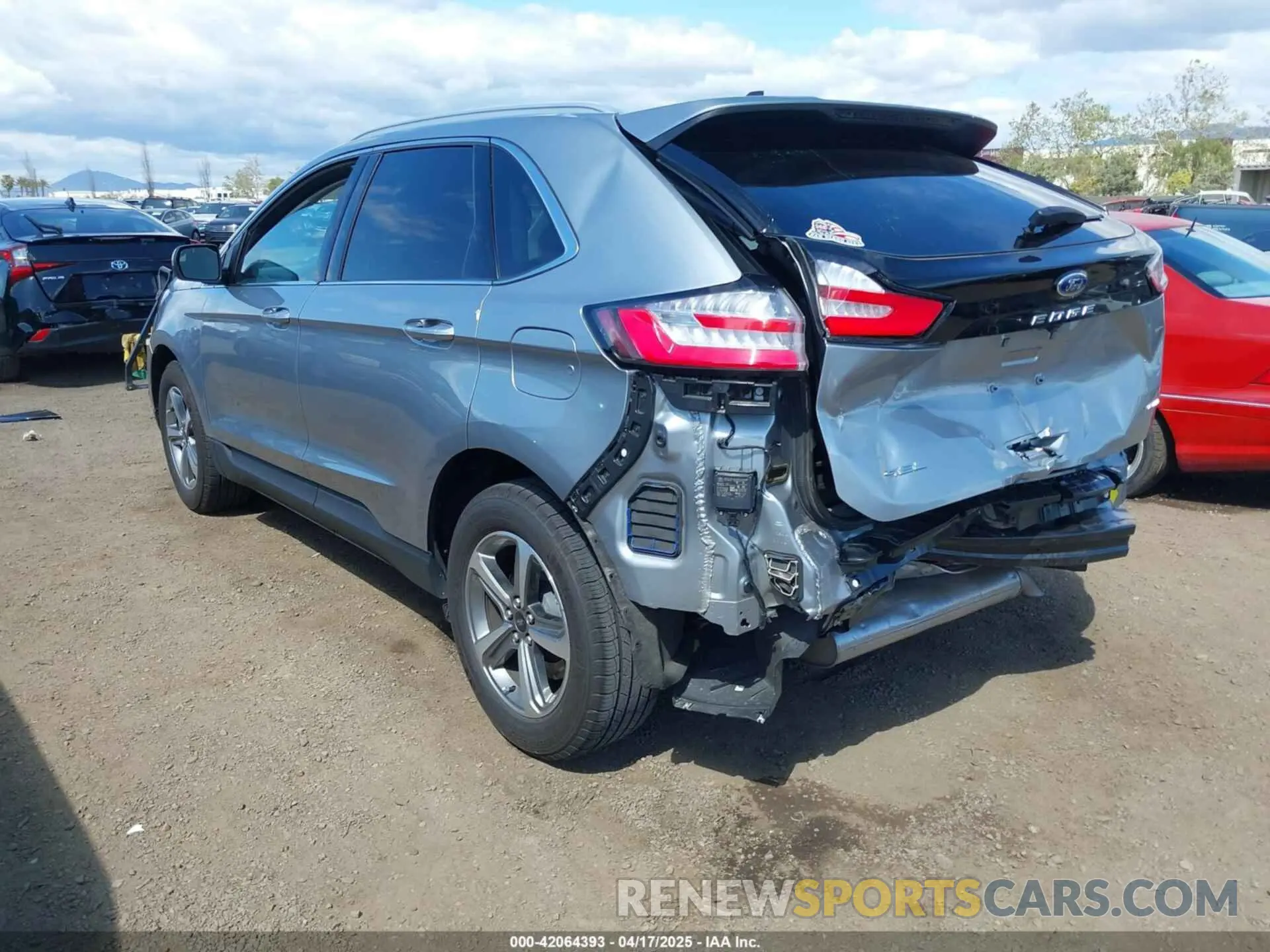 3 Photograph of a damaged car 2FMPK4J9XRBA43703 FORD EDGE 2024