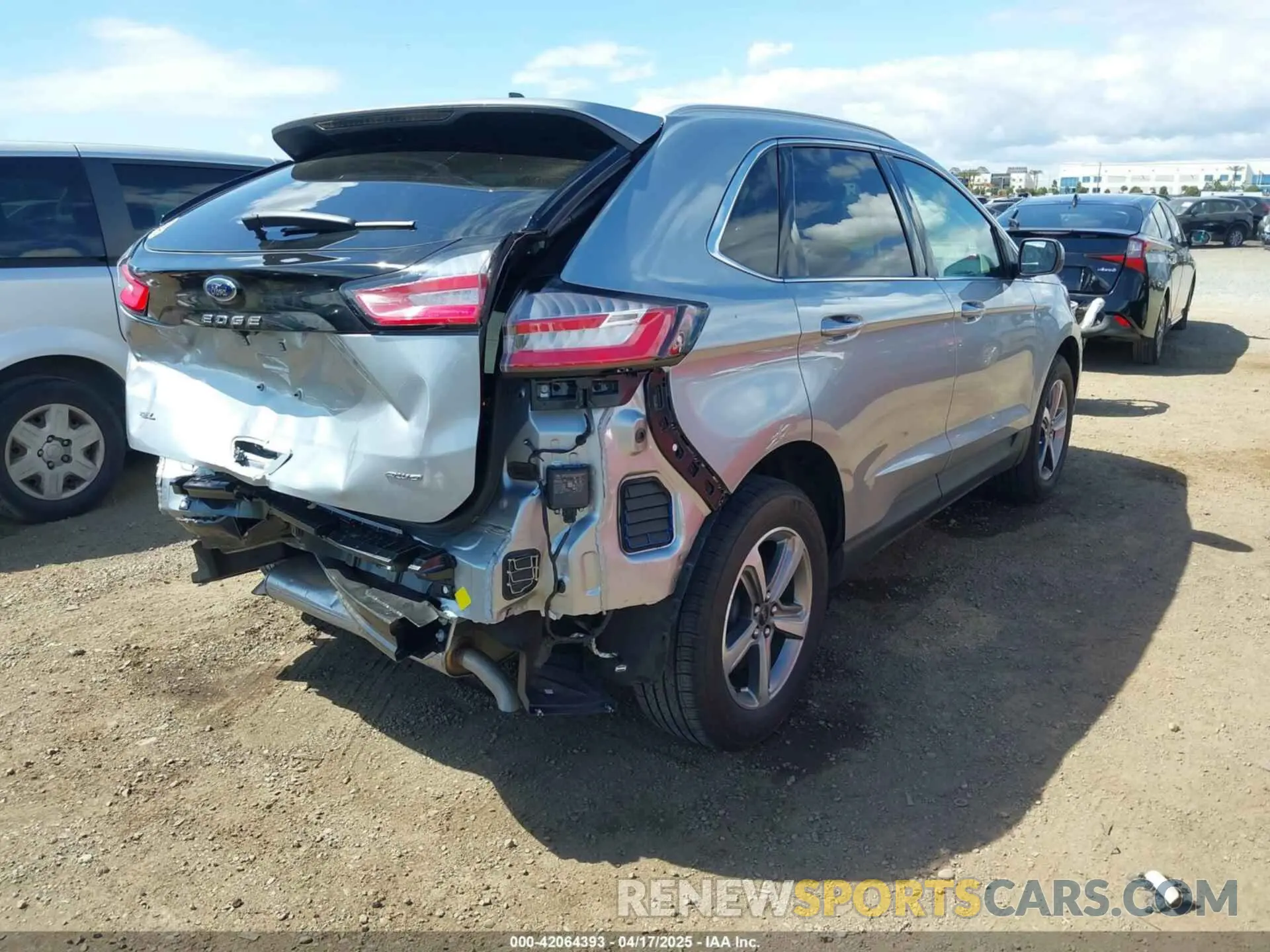 4 Photograph of a damaged car 2FMPK4J9XRBA43703 FORD EDGE 2024