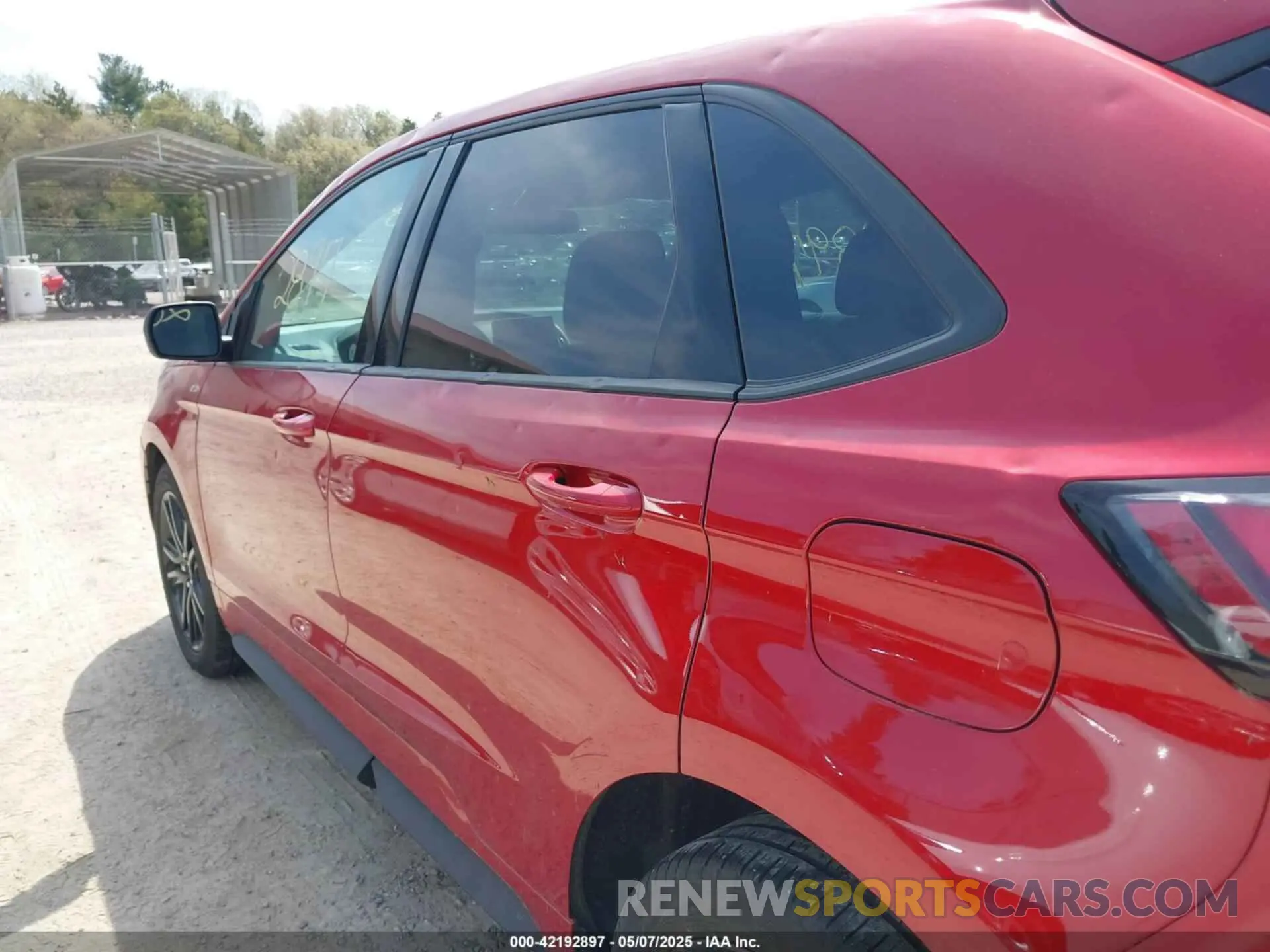 19 Photograph of a damaged car 2FMPK4J9XRBA47864 FORD EDGE 2024