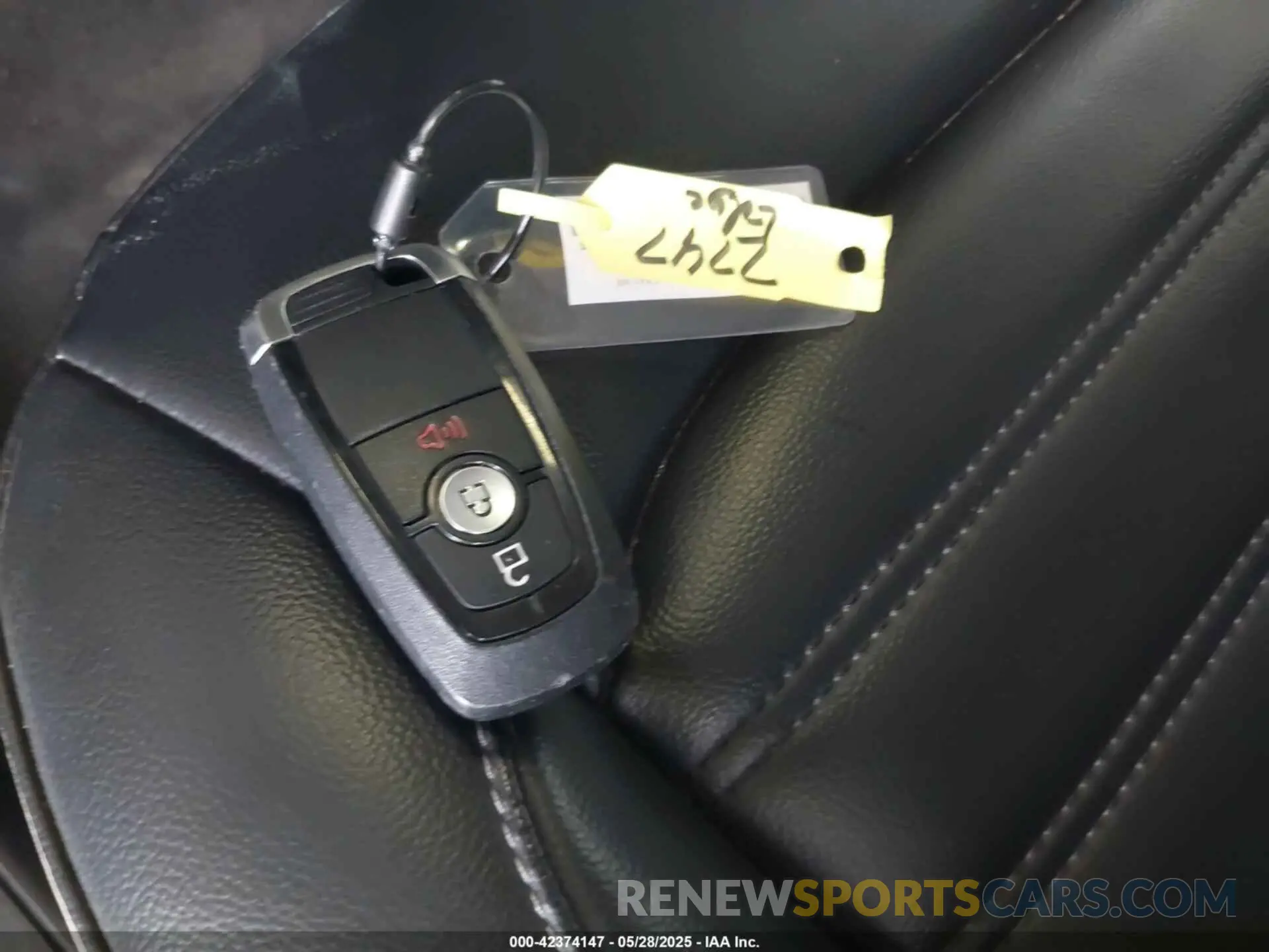 11 Photograph of a damaged car 2FMPK4J9XRBA49985 FORD EDGE 2024
