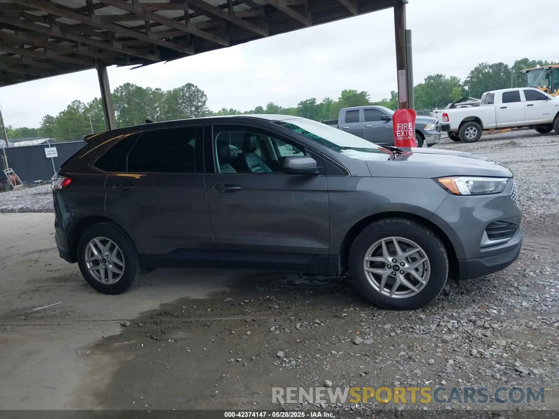 13 Photograph of a damaged car 2FMPK4J9XRBA49985 FORD EDGE 2024