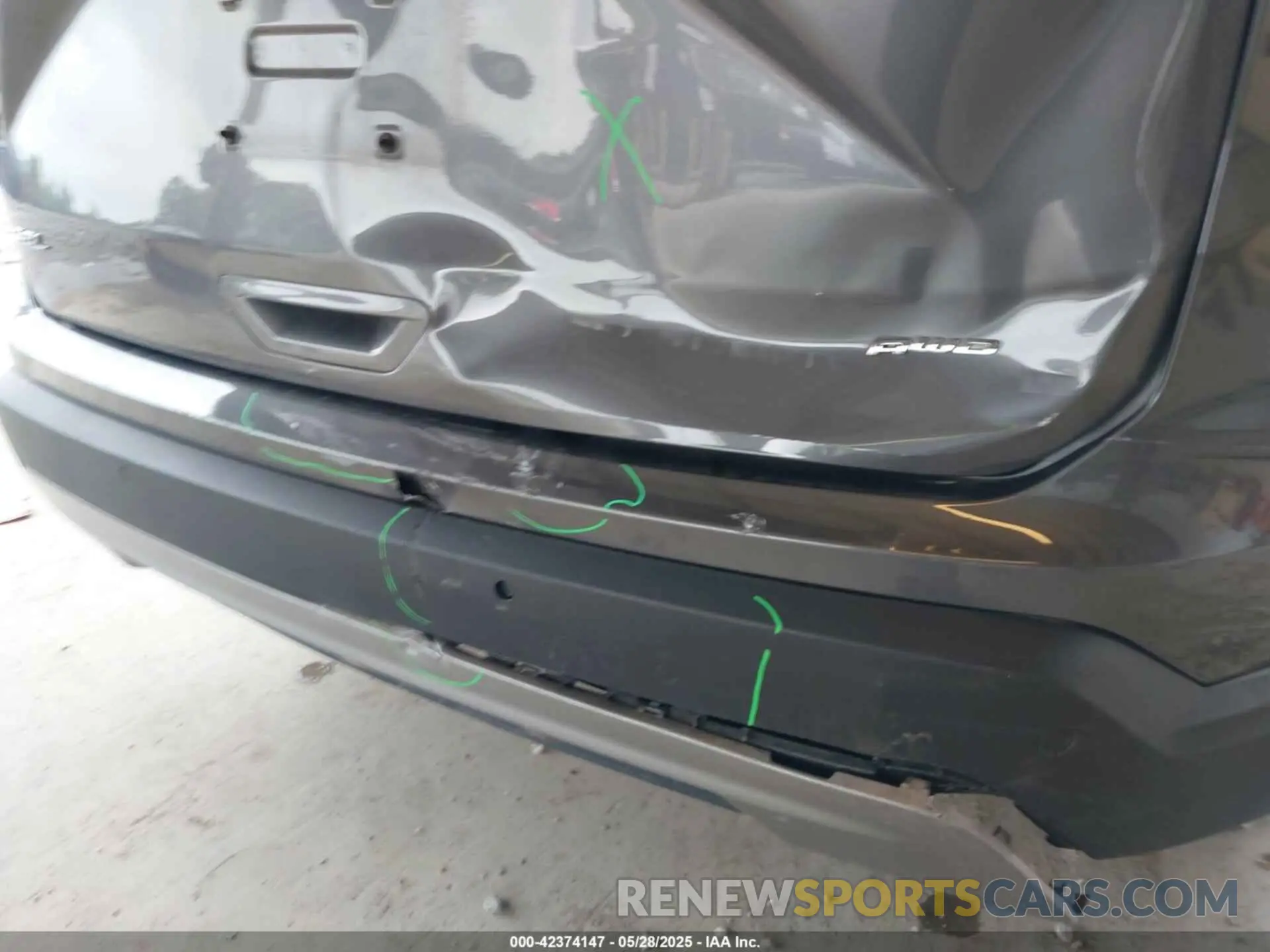 17 Photograph of a damaged car 2FMPK4J9XRBA49985 FORD EDGE 2024