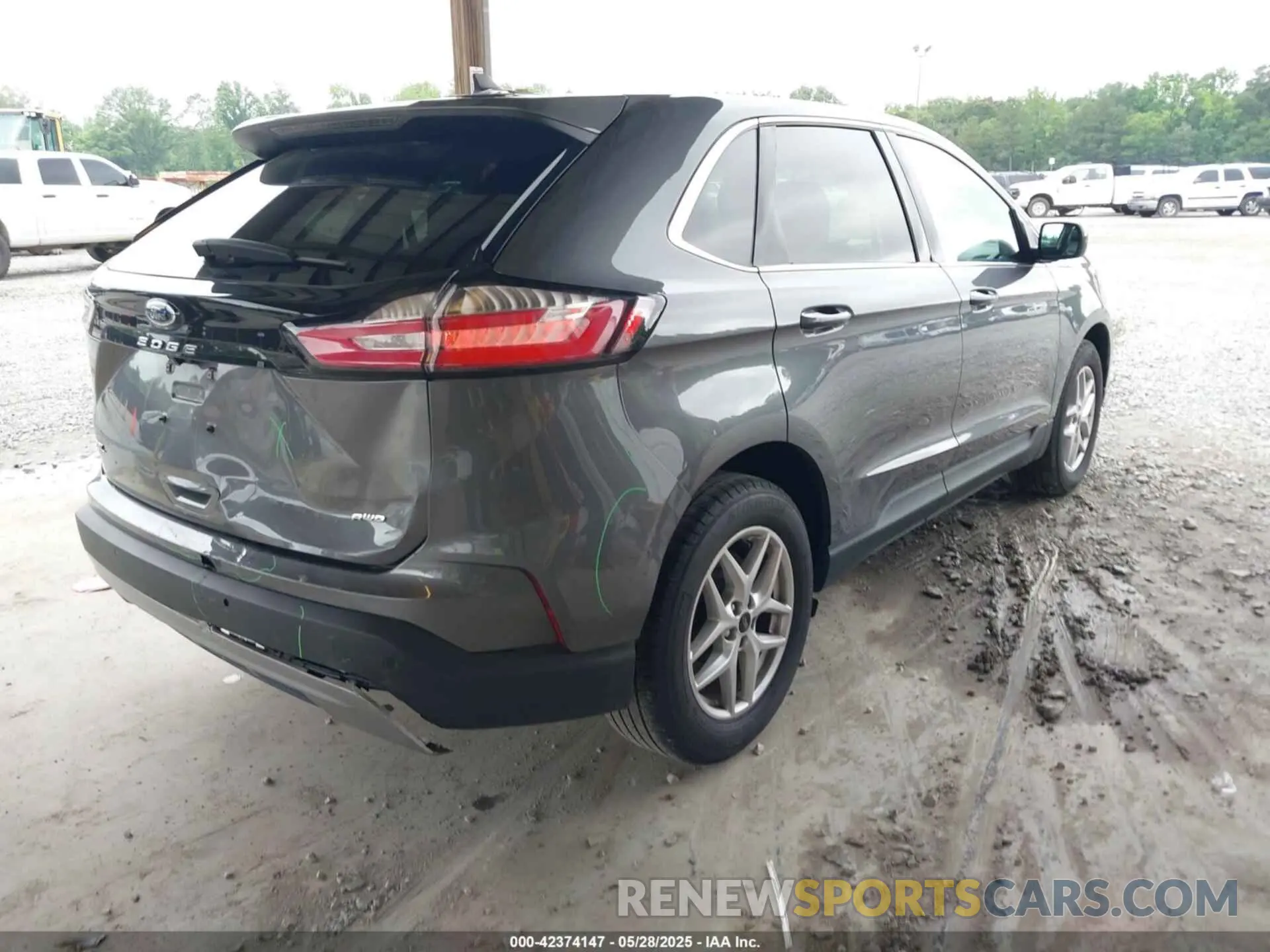4 Photograph of a damaged car 2FMPK4J9XRBA49985 FORD EDGE 2024