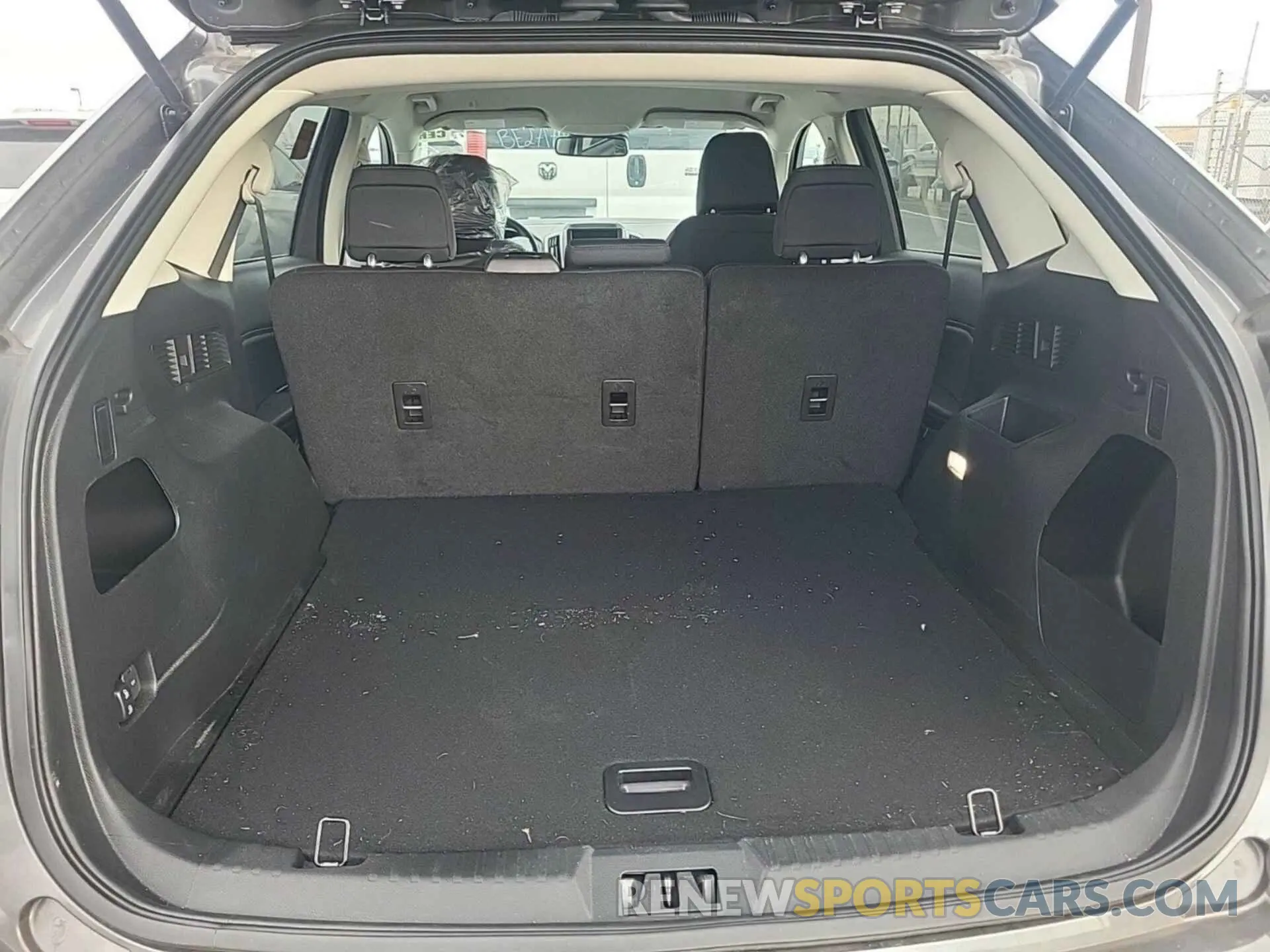 7 Photograph of a damaged car 2FMPK4J9XRBA51820 FORD EDGE 2024