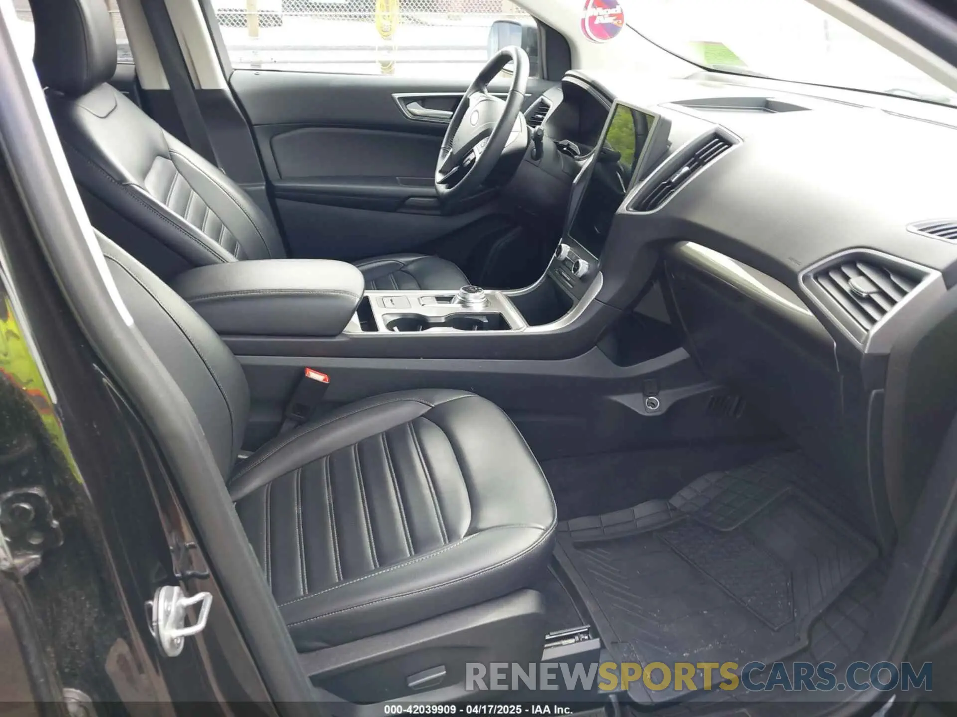 5 Photograph of a damaged car 2FMPK4J9XRBA70500 FORD EDGE 2024