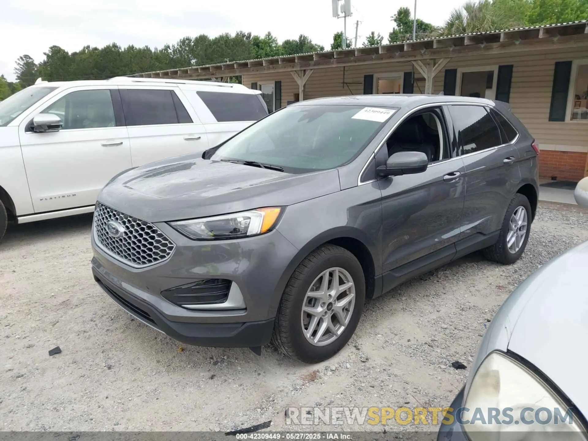 2 Photograph of a damaged car 2FMPK4J9XRBB14513 FORD EDGE 2024