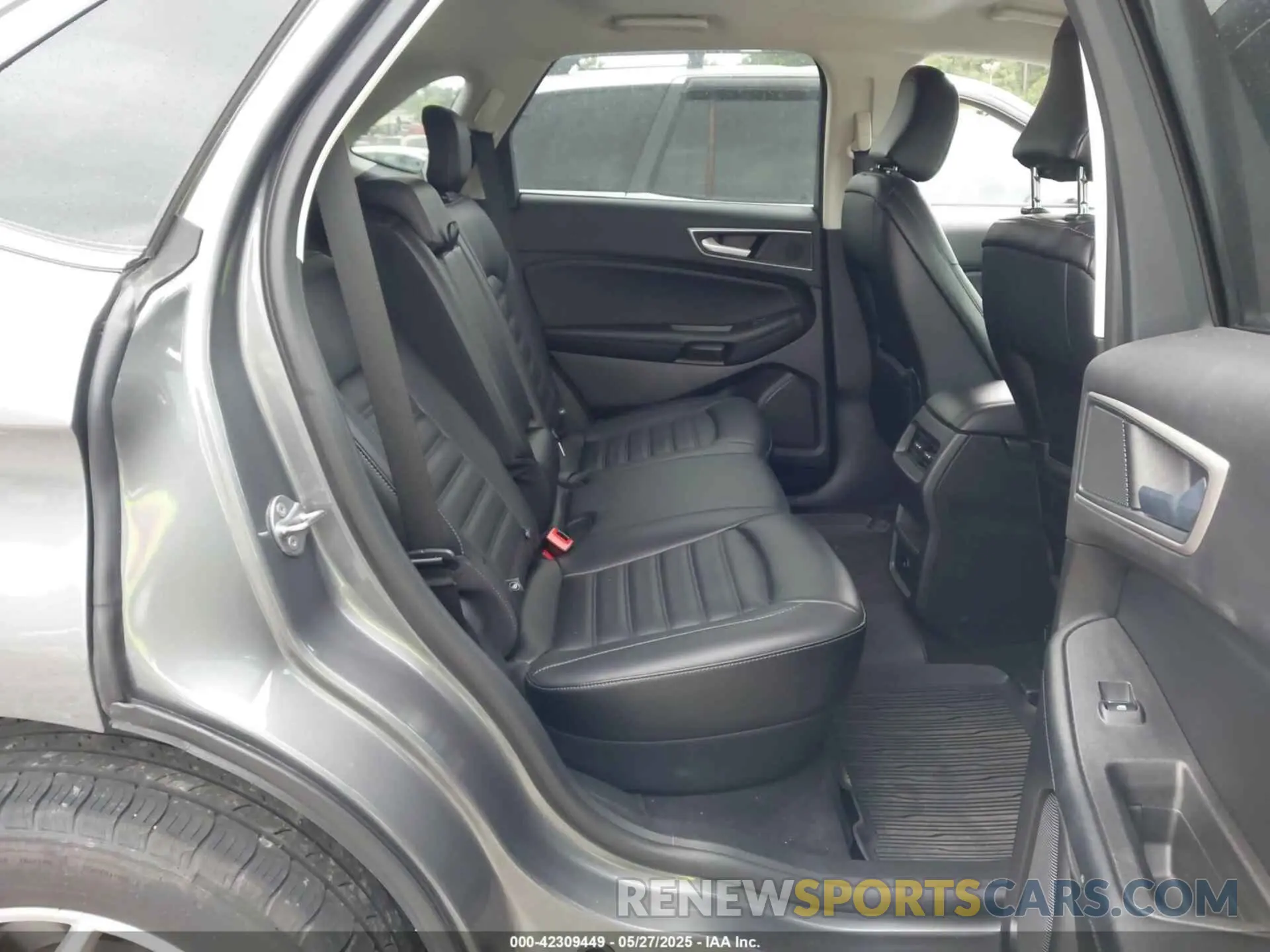 8 Photograph of a damaged car 2FMPK4J9XRBB14513 FORD EDGE 2024