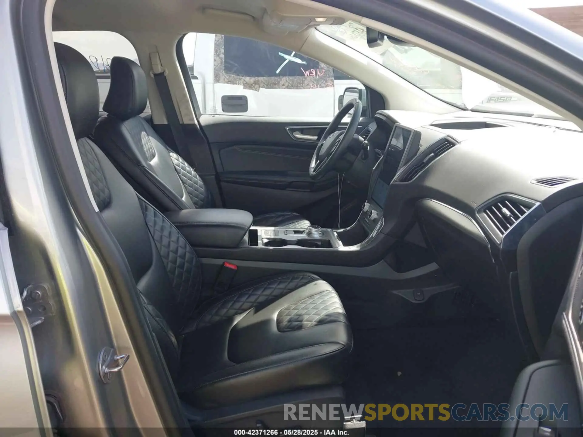 5 Photograph of a damaged car 2FMPK4K90RBA89295 FORD EDGE 2024
