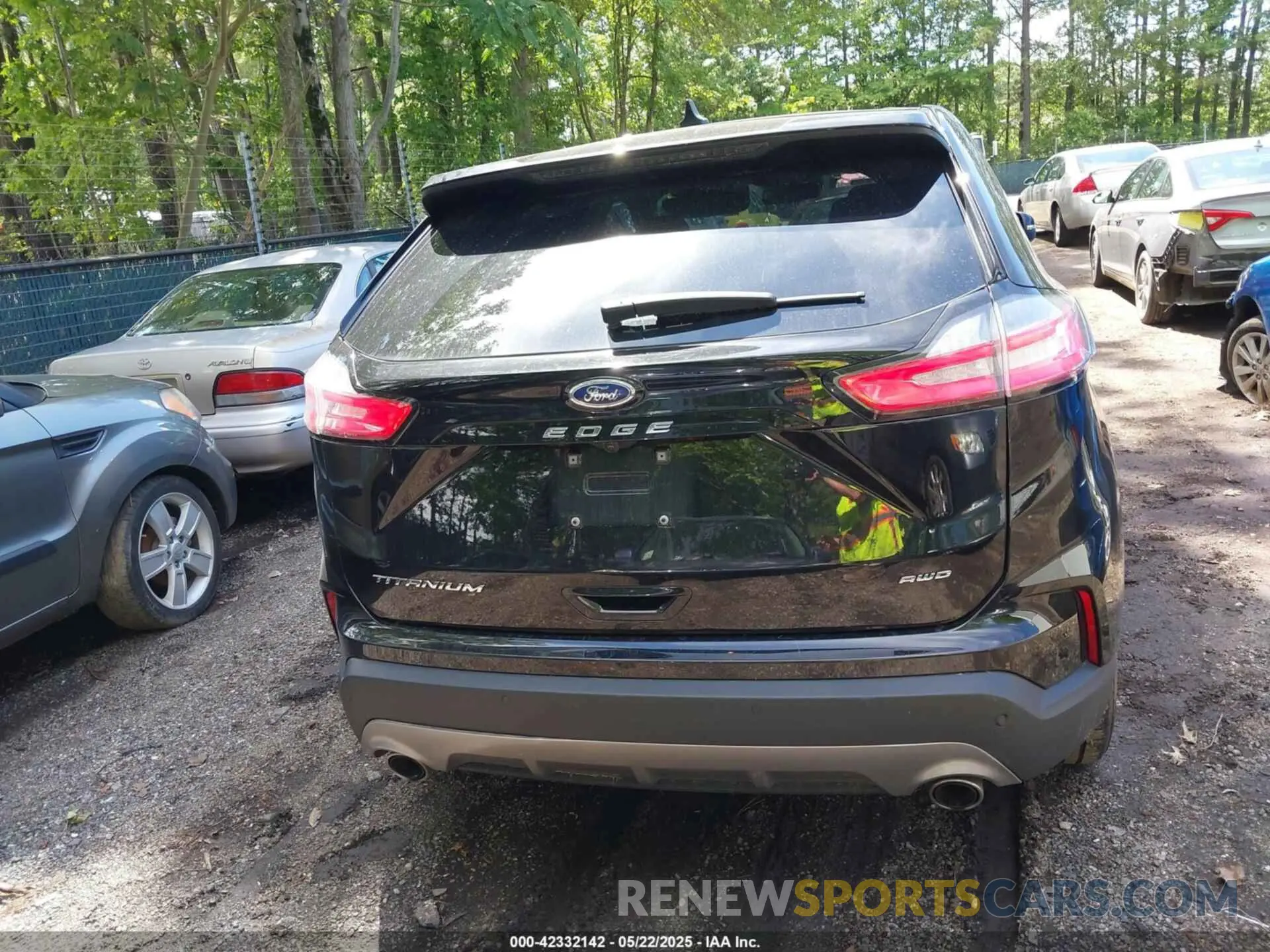 16 Photograph of a damaged car 2FMPK4K91RBA52448 FORD EDGE 2024