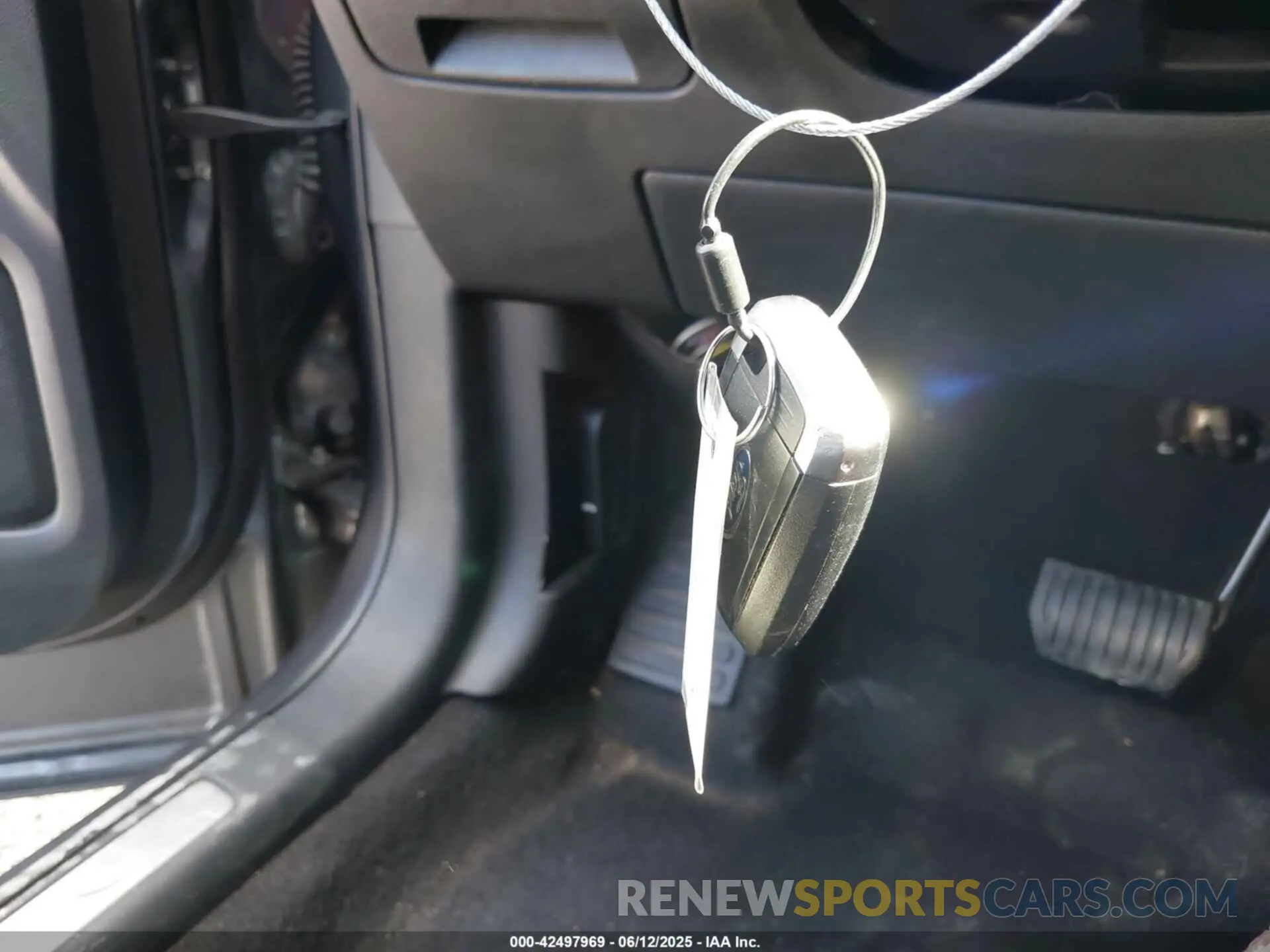 11 Photograph of a damaged car 2FMPK4K92RBA51373 FORD EDGE 2024