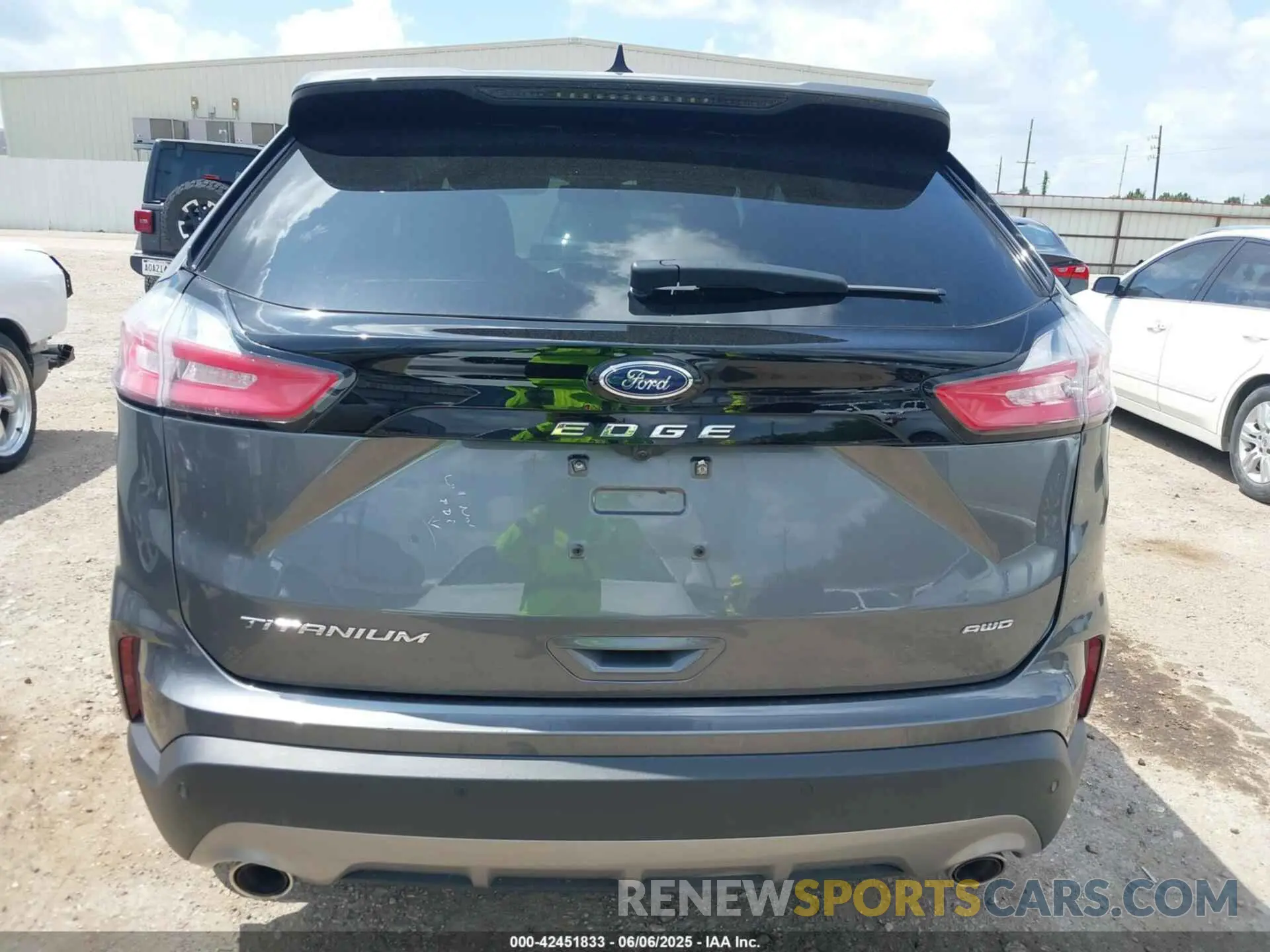 16 Photograph of a damaged car 2FMPK4K94RBA69065 FORD EDGE 2024