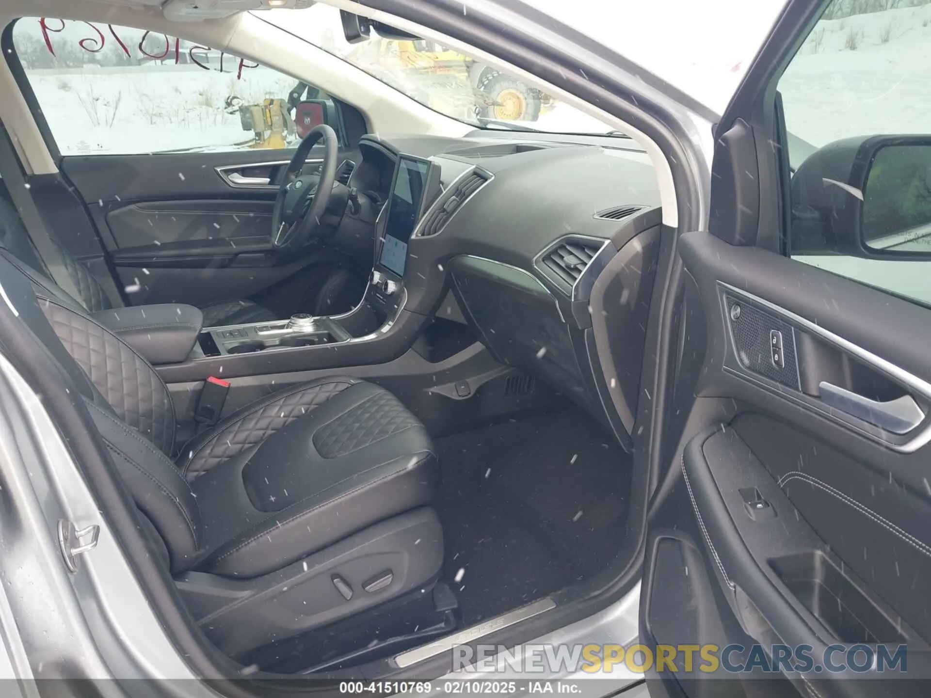 5 Photograph of a damaged car 2FMPK4K95RBA83833 FORD EDGE 2024