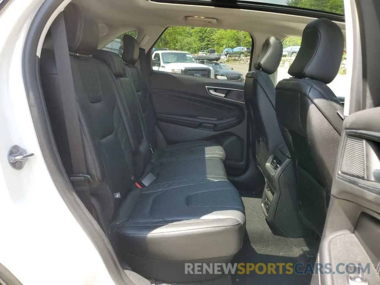 11 Photograph of a damaged car 2FMPK4K98RBA96673 FORD EDGE 2024