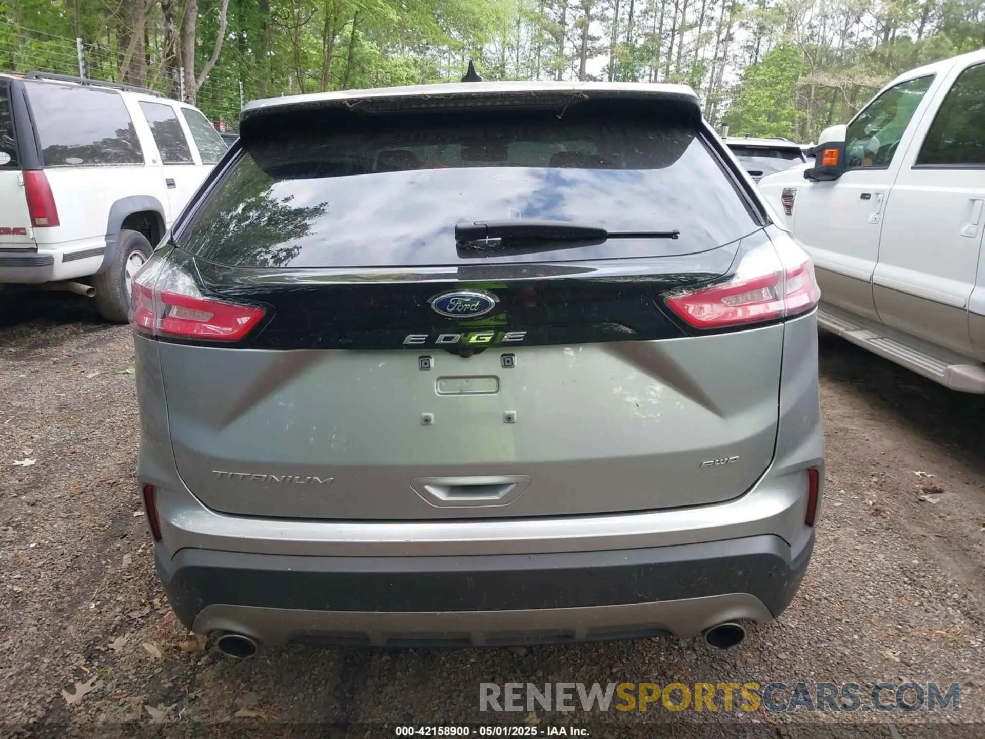 17 Photograph of a damaged car 2FMPK4K99RBA50348 FORD EDGE 2024