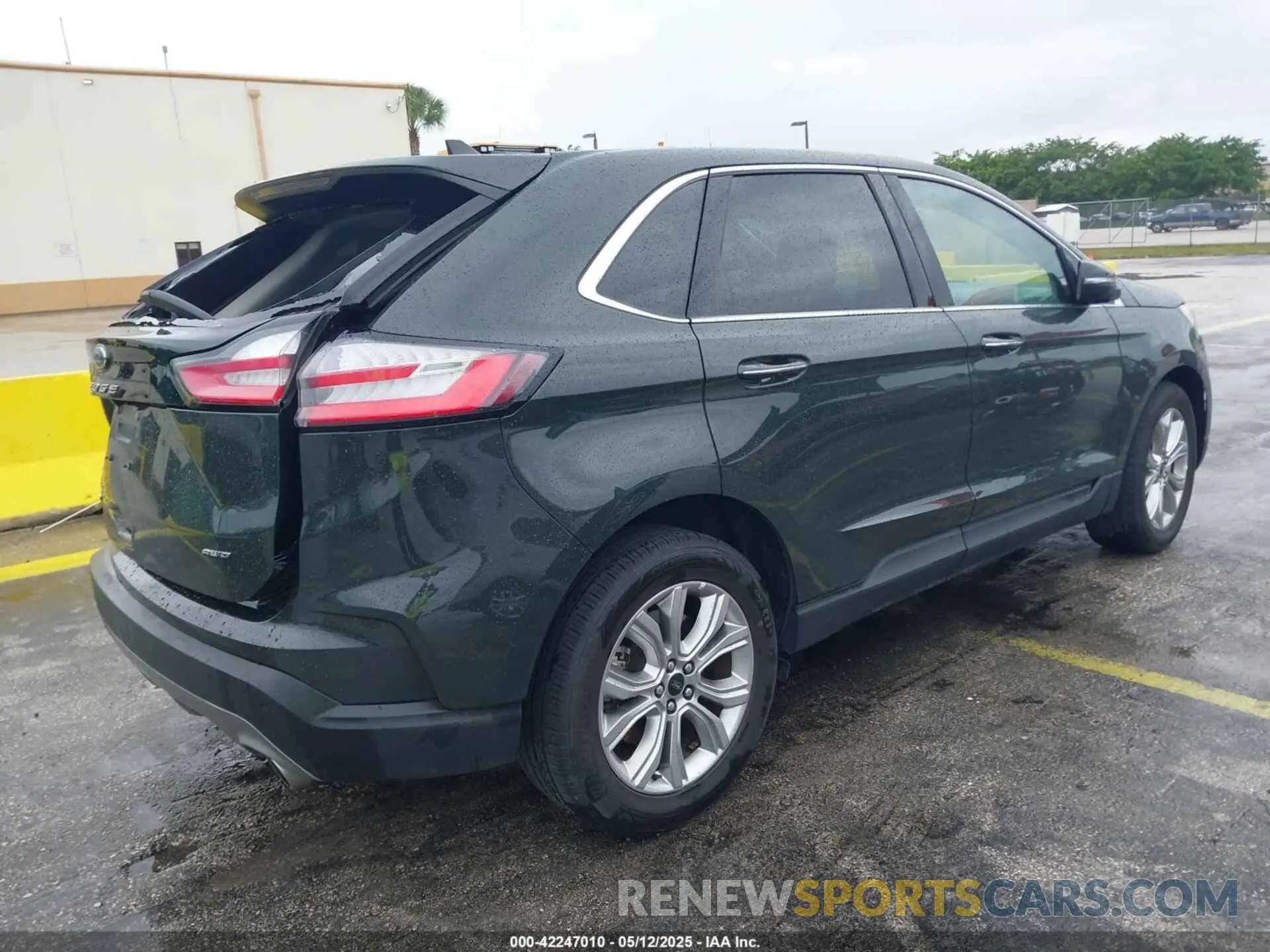 4 Photograph of a damaged car 2FMPK4K99RBA50575 FORD EDGE 2024