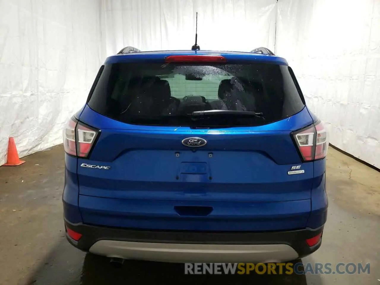 6 Photograph of a damaged car 1FMCU0GD6JUD05986 FORD ESCAPE 2018