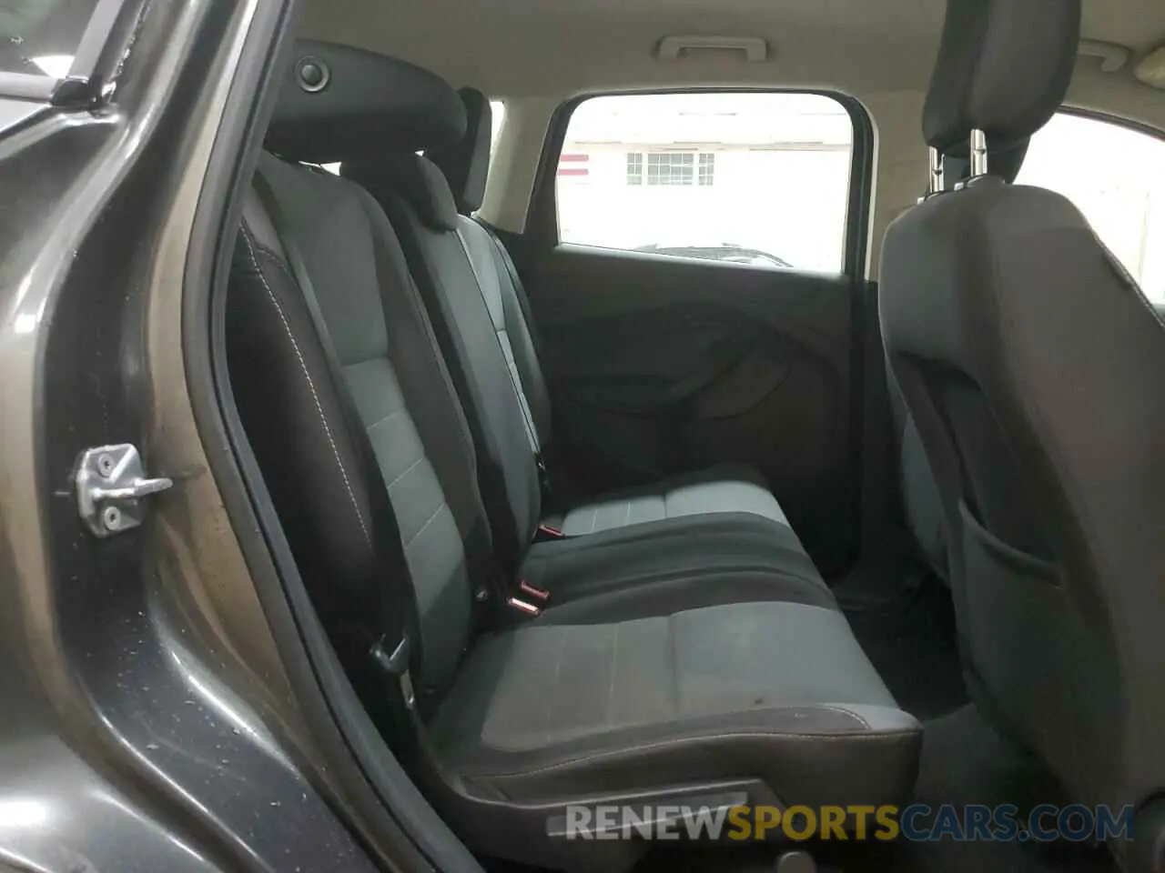11 Photograph of a damaged car 1FMCU0F70KUA26563 FORD ESCAPE 2019
