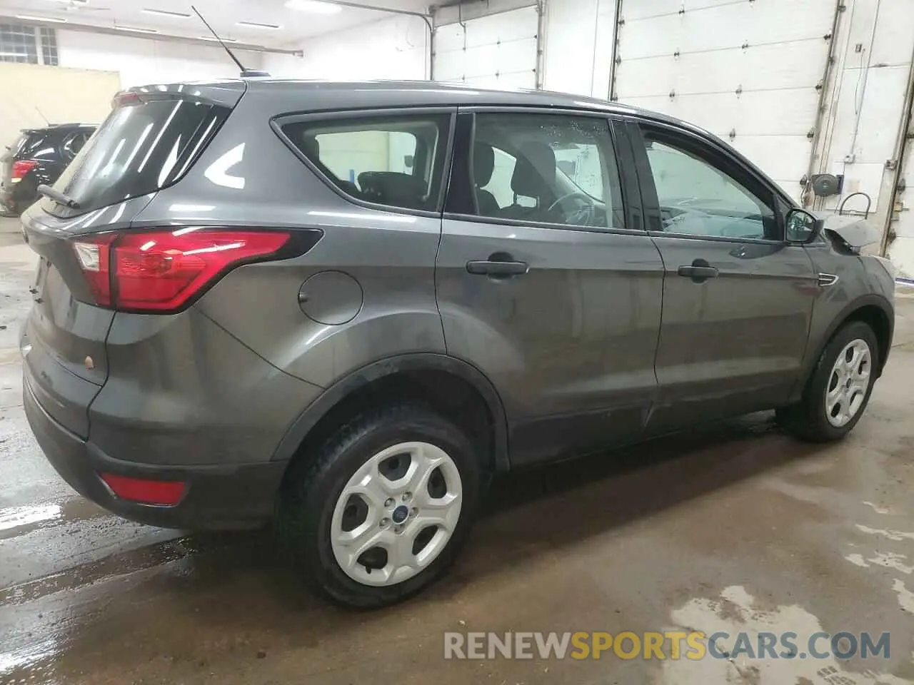 3 Photograph of a damaged car 1FMCU0F70KUA26563 FORD ESCAPE 2019