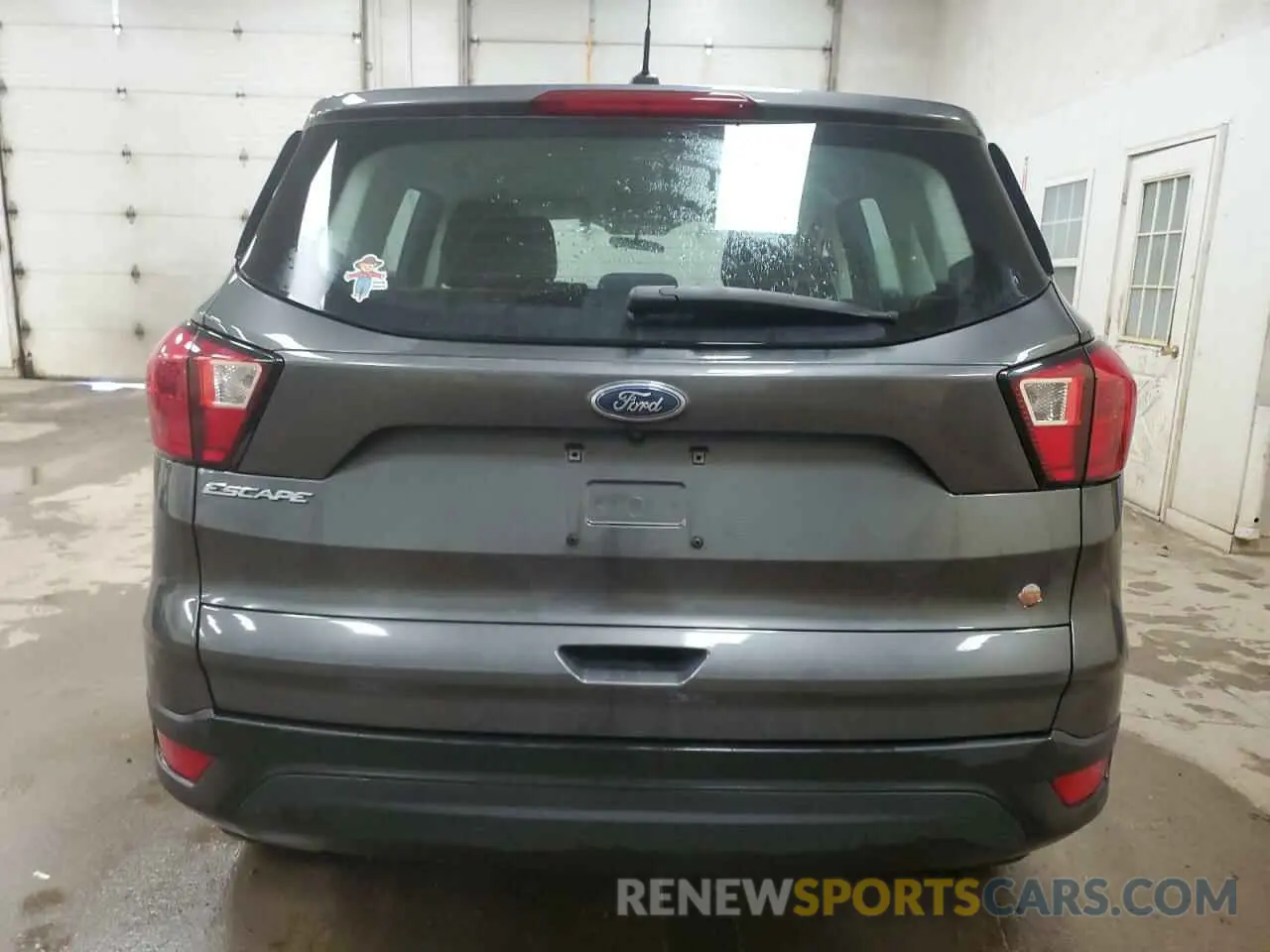 6 Photograph of a damaged car 1FMCU0F70KUA26563 FORD ESCAPE 2019