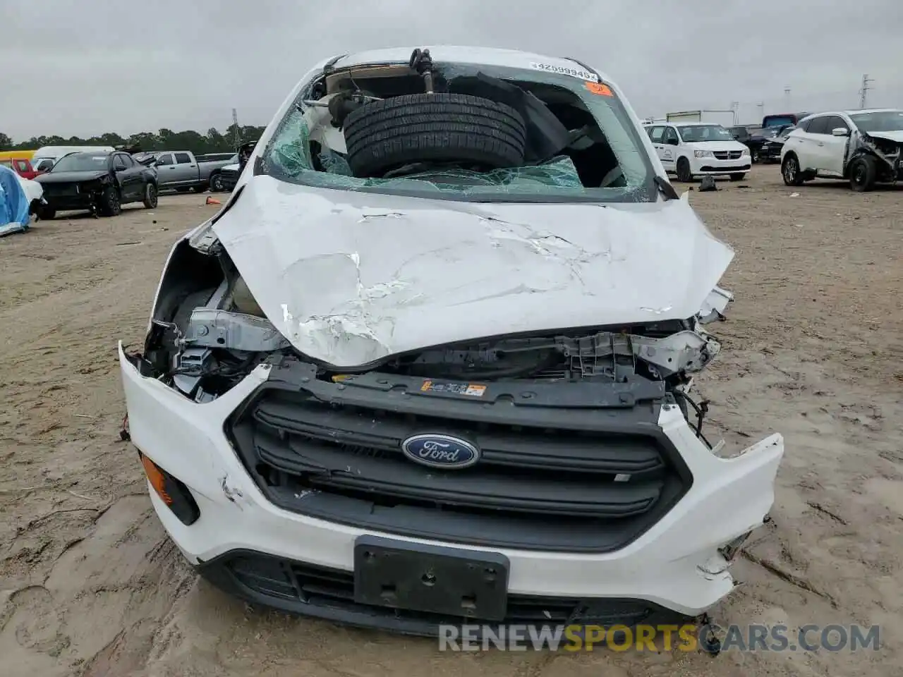 5 Photograph of a damaged car 1FMCU0F70KUA53553 FORD ESCAPE 2019