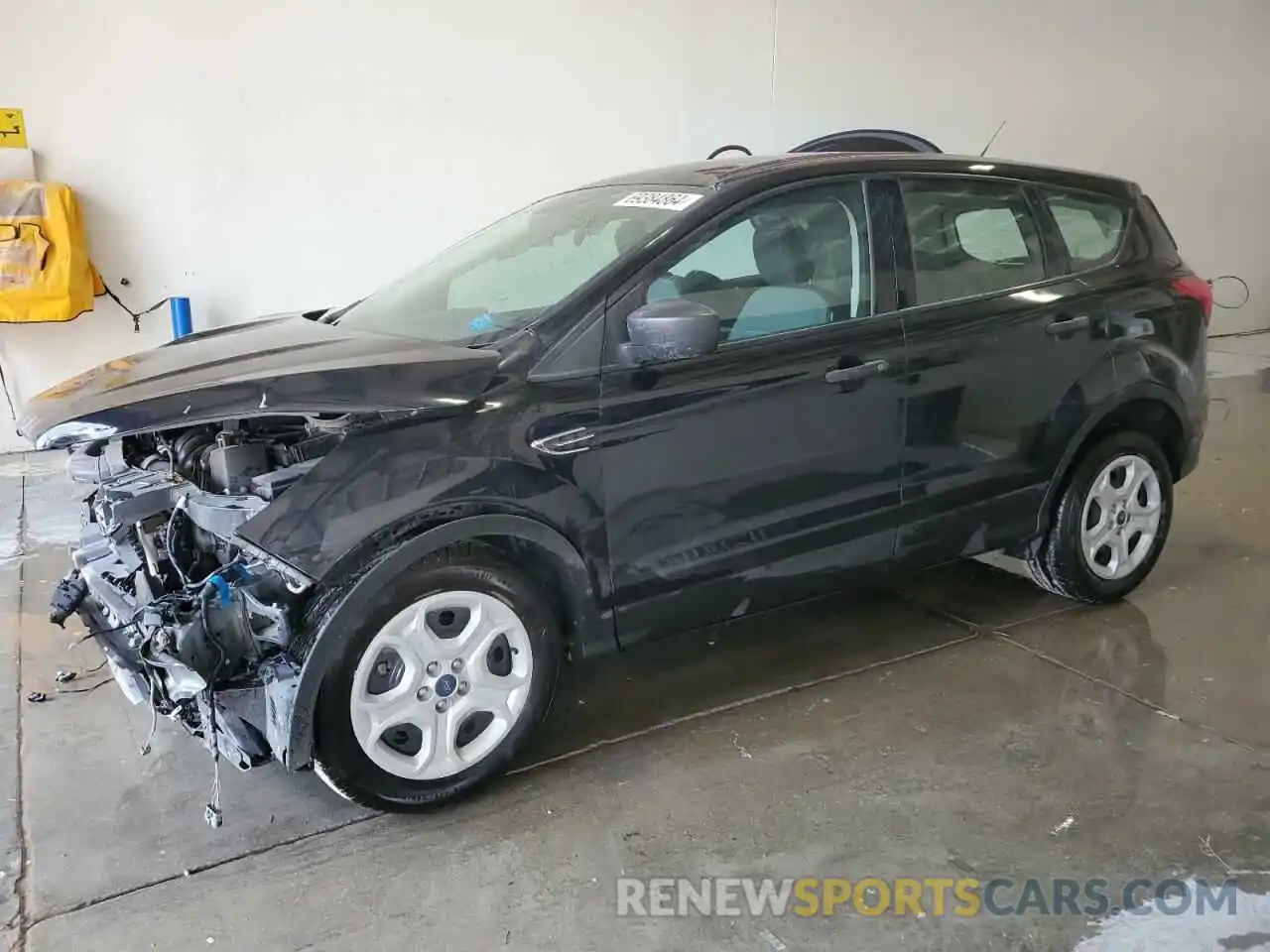 1 Photograph of a damaged car 1FMCU0F70KUB02749 FORD ESCAPE 2019