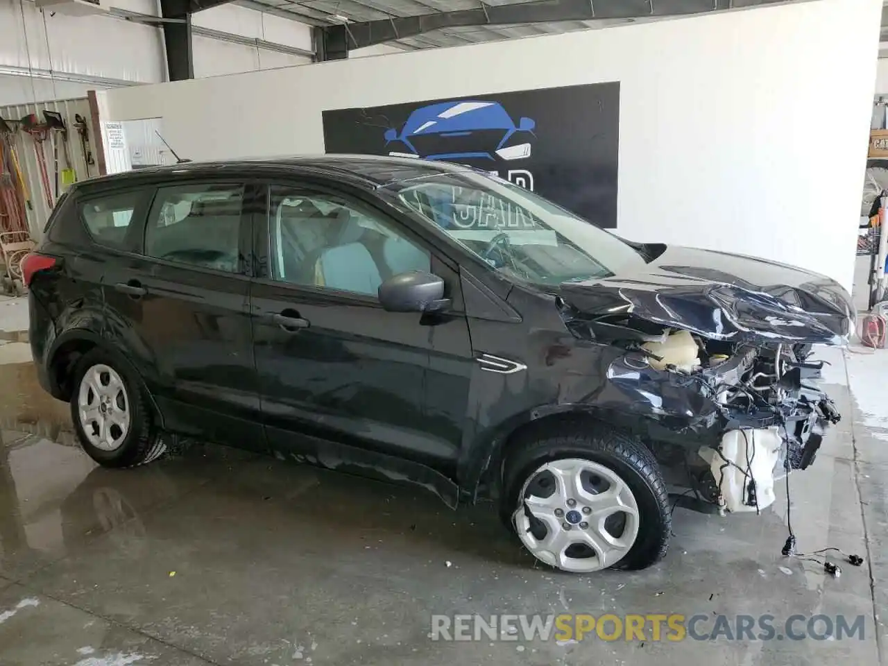 4 Photograph of a damaged car 1FMCU0F70KUB02749 FORD ESCAPE 2019