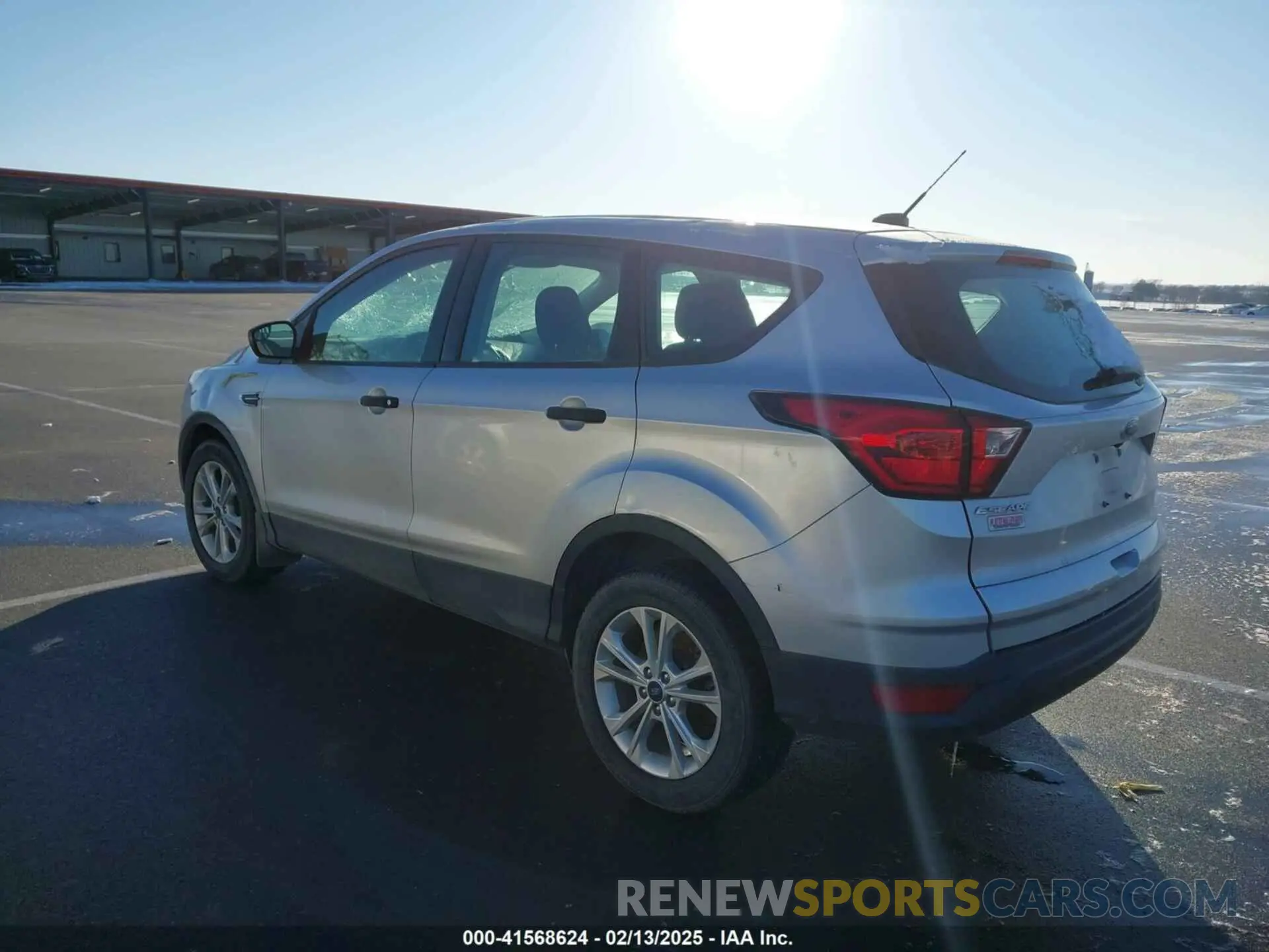 3 Photograph of a damaged car 1FMCU0F70KUB27232 FORD ESCAPE 2019
