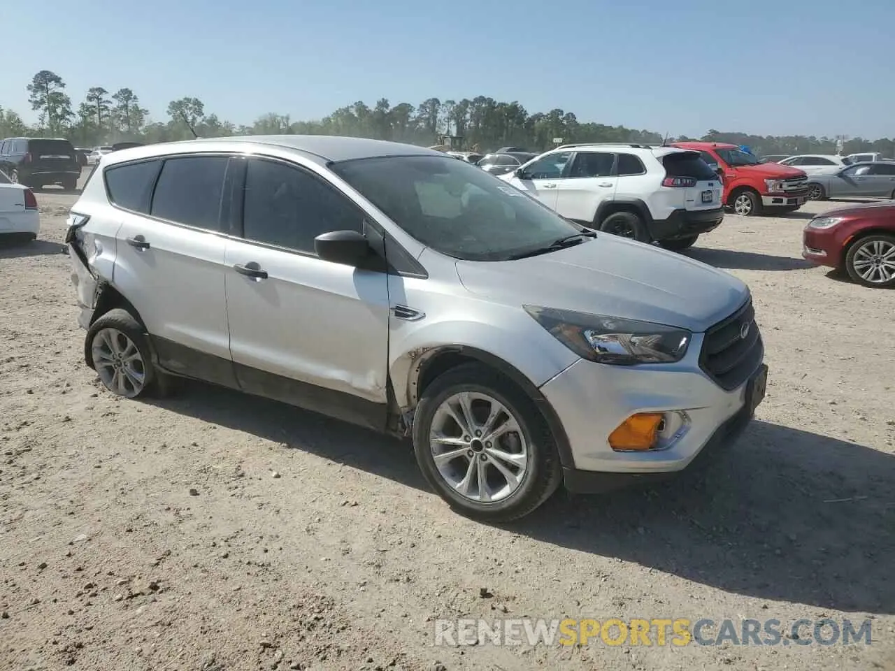 4 Photograph of a damaged car 1FMCU0F70KUC03130 FORD ESCAPE 2019
